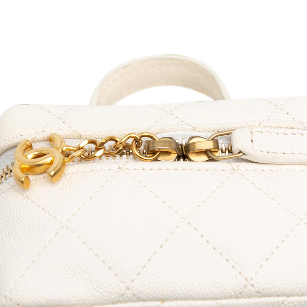 Chanel Mini Caviar Chain Zip Around Vanity Case (SHG-D8x2OZ)