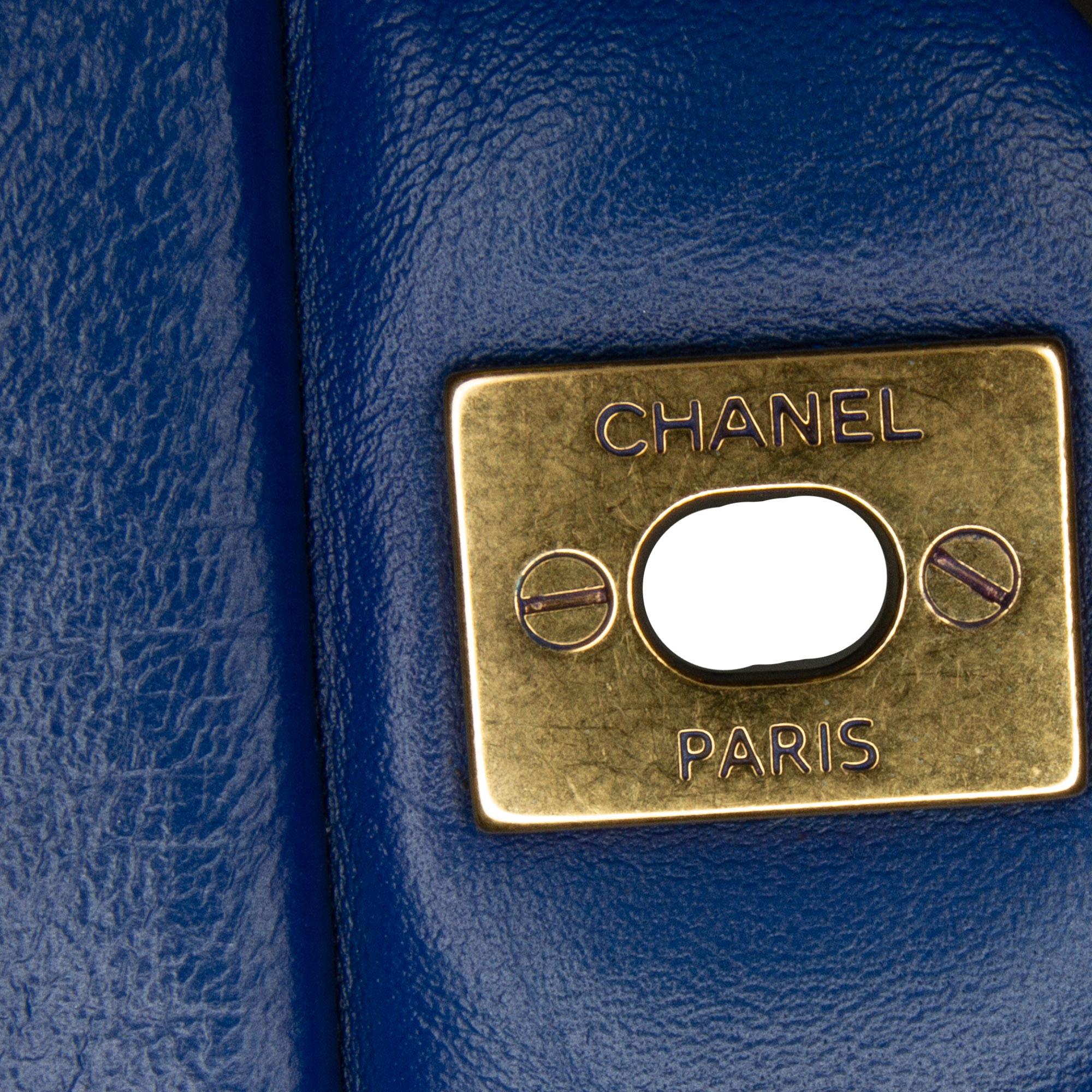 Chanel Mini Chevron Quilted Lambskin Rectangular Flap Bag (SHG-S3wMjz)