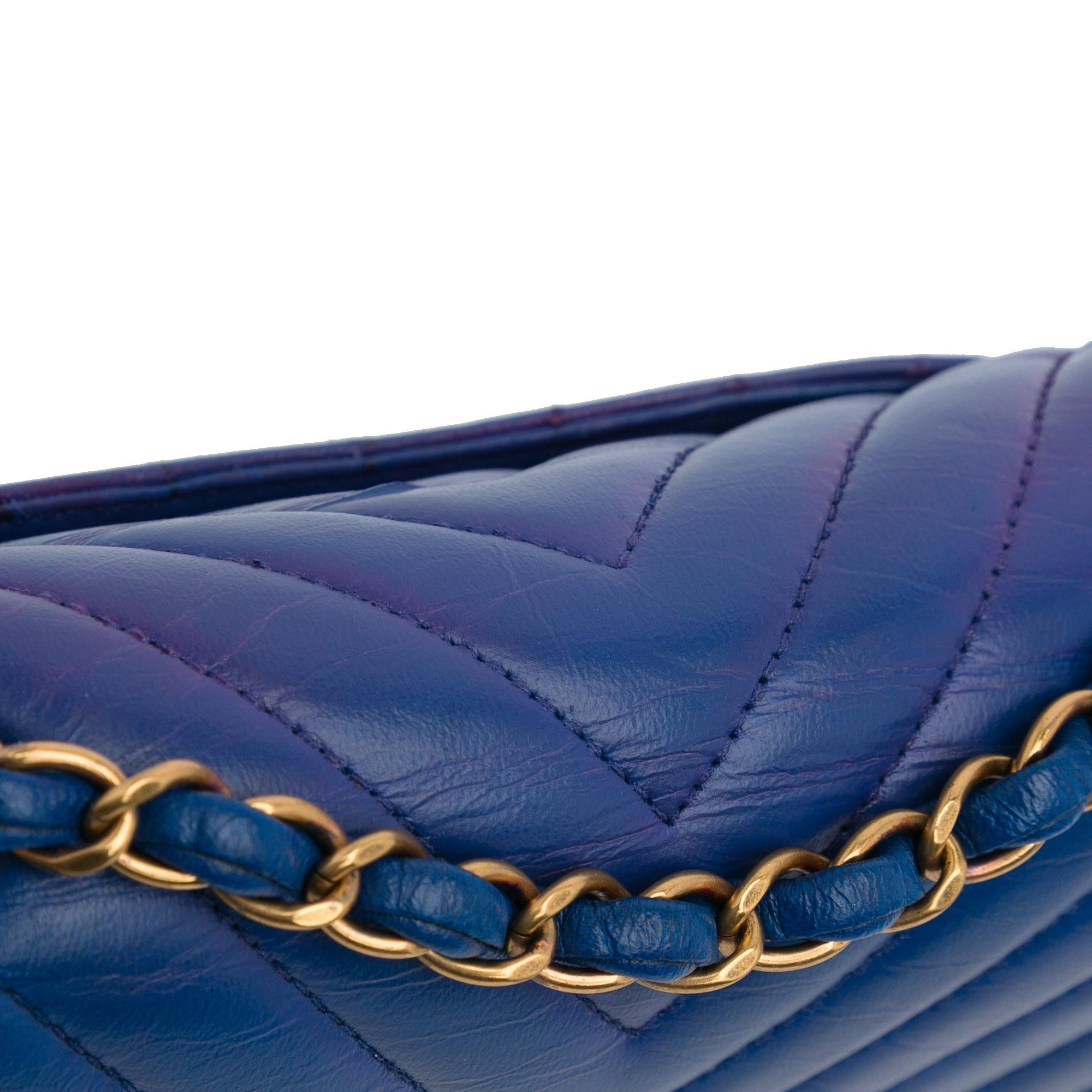 Chanel Mini Chevron Quilted Lambskin Rectangular Flap Bag (SHG-S3wMjz)
