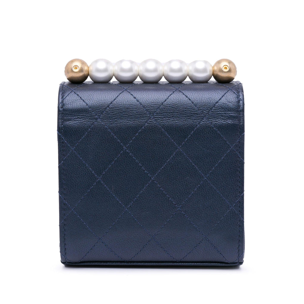 Chanel Mini Chic Pearls Crossbody (SHG-rcMm8Z)