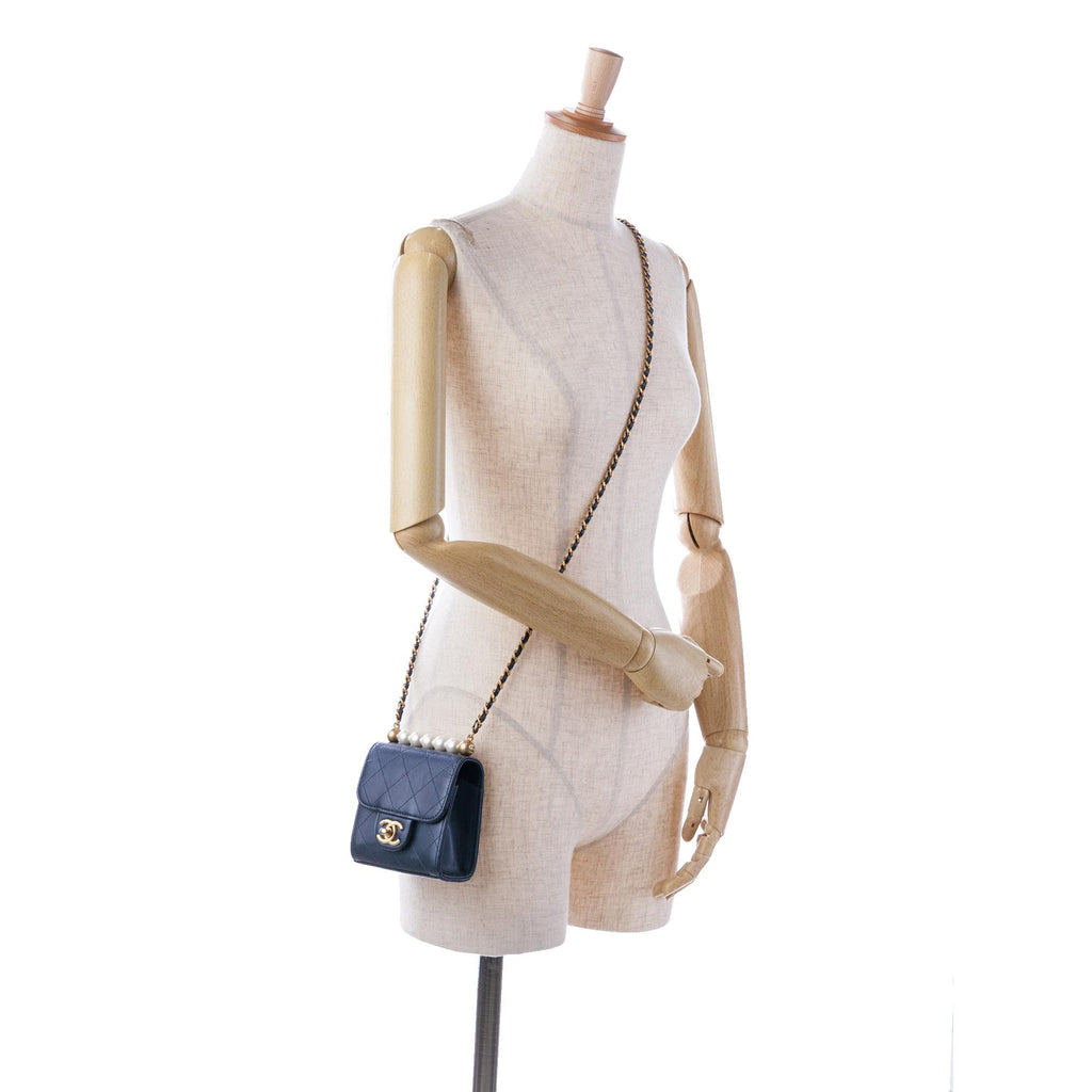 Chanel Mini Chic Pearls Crossbody (SHG-rcMm8Z)