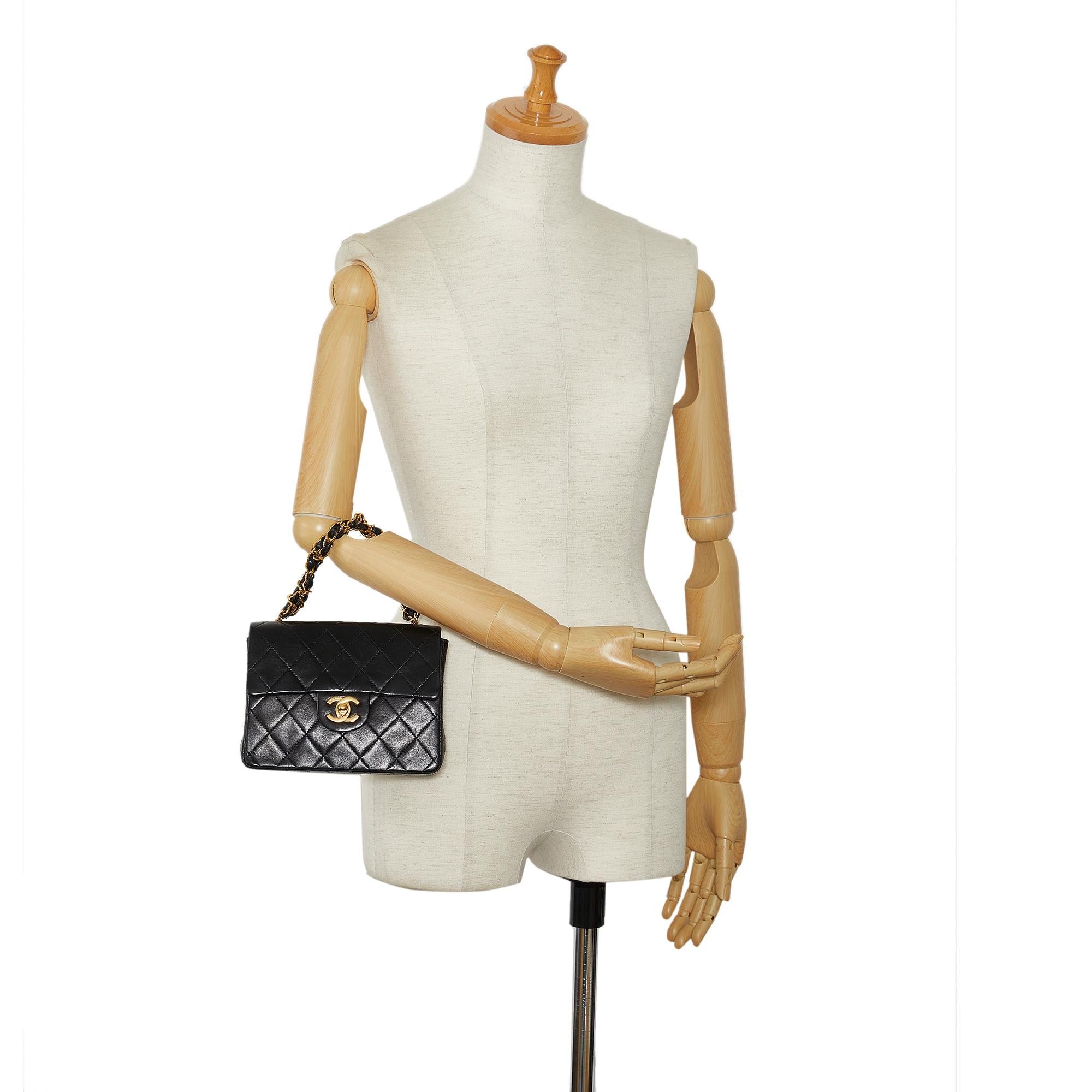 Chanel Mini Classic Lambskin Square Flap (SHG-lnKMMQ)