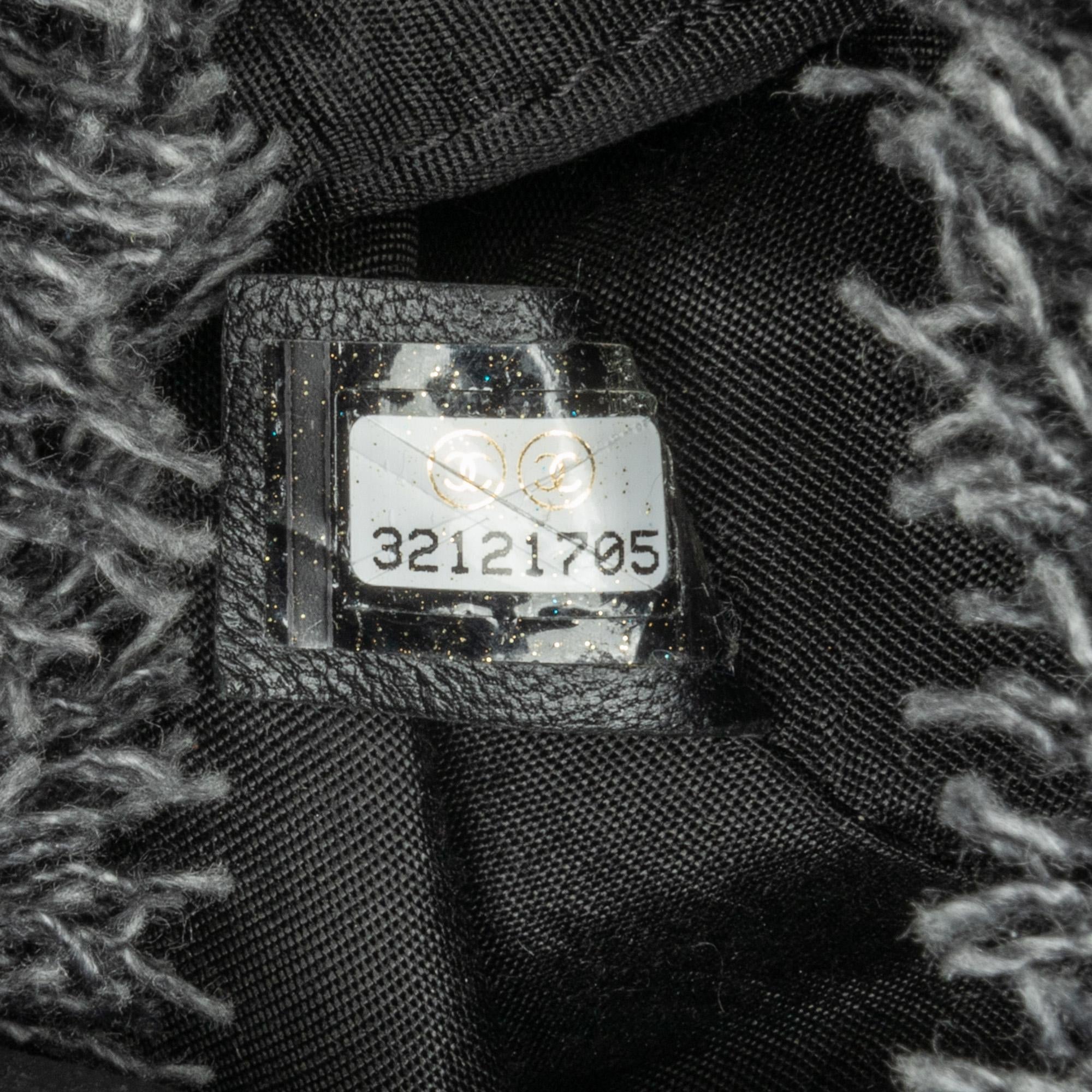 Chanel Mini Denim Mood Bucket with Chain (SHG-B4ElfD)