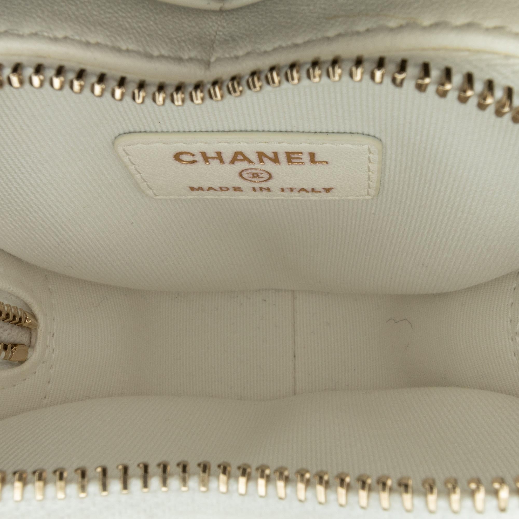 Chanel Mini Lambskin CC in Love Heart Belt Bag (SHG-EvulW7)