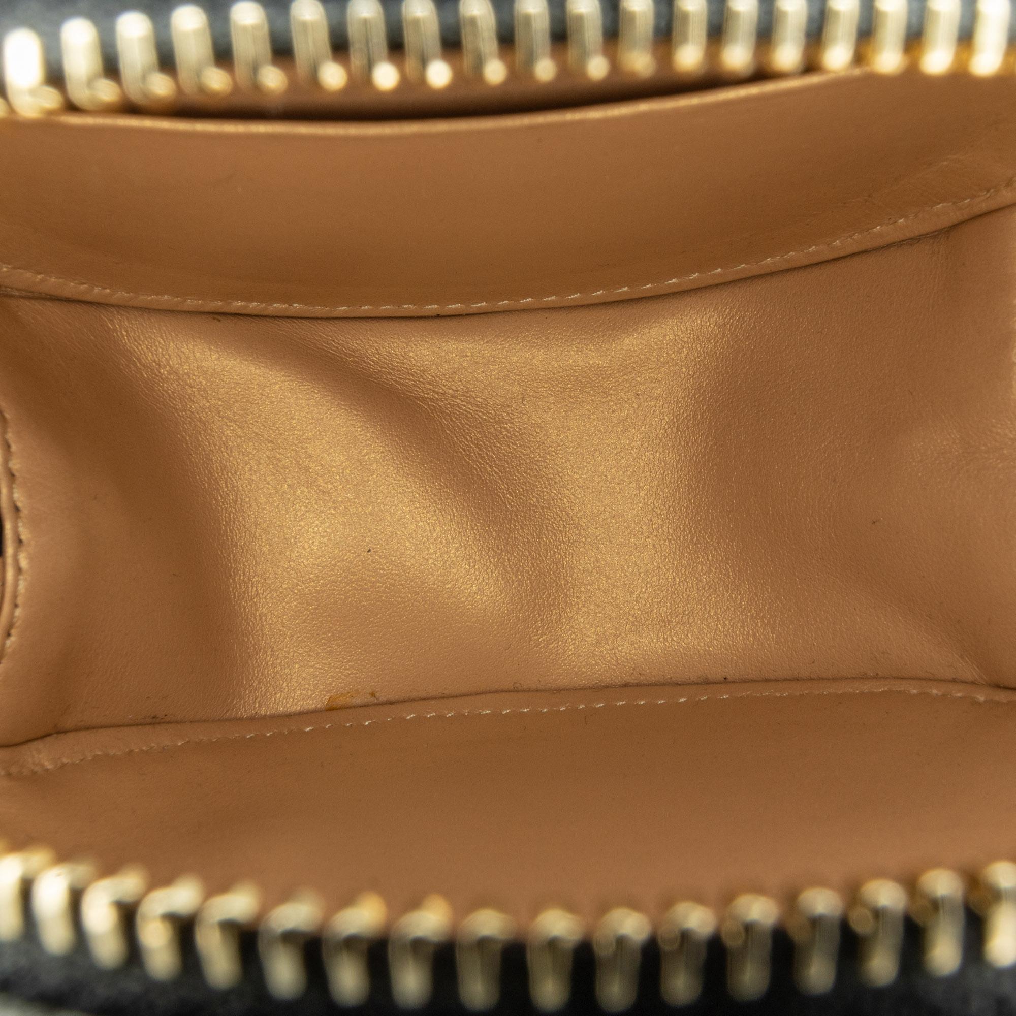 Chanel Mini Lambskin Golden Plate Round Clutch with Chain (SHG-WiHX9Q)