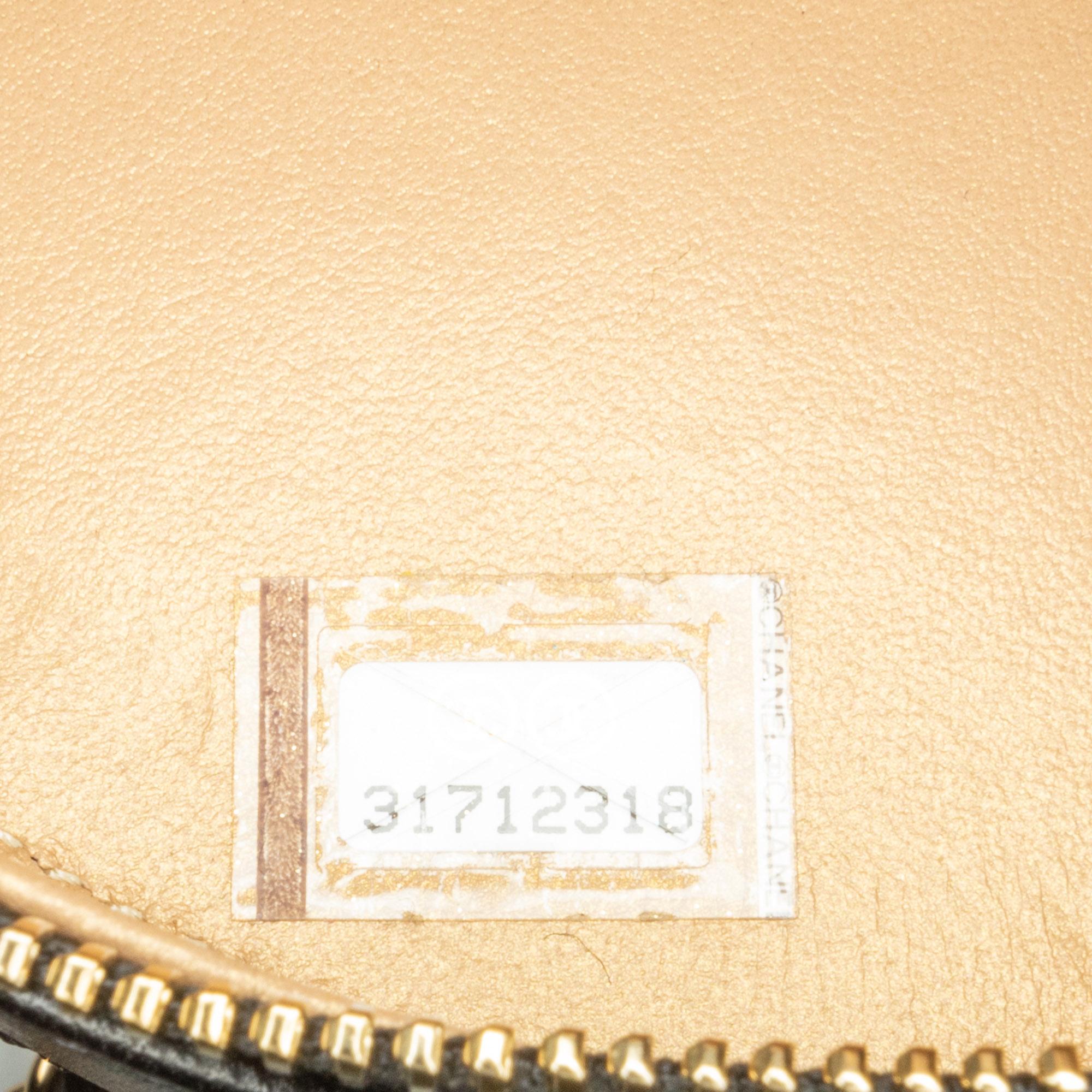 Chanel Mini Lambskin Golden Plate Round Clutch with Chain (SHG-WiHX9Q)