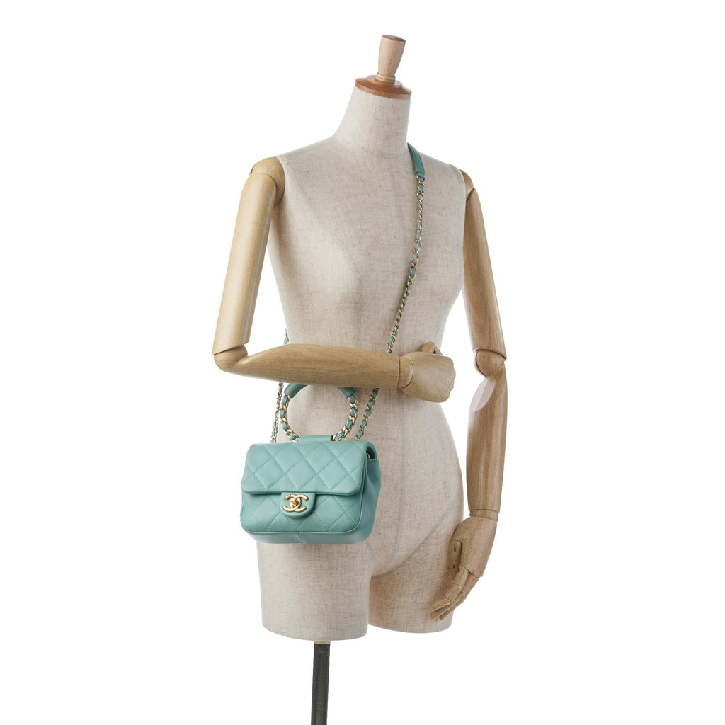 Chanel Mini Lambskin In The Loop Flap (SHG-Fe4t9D)