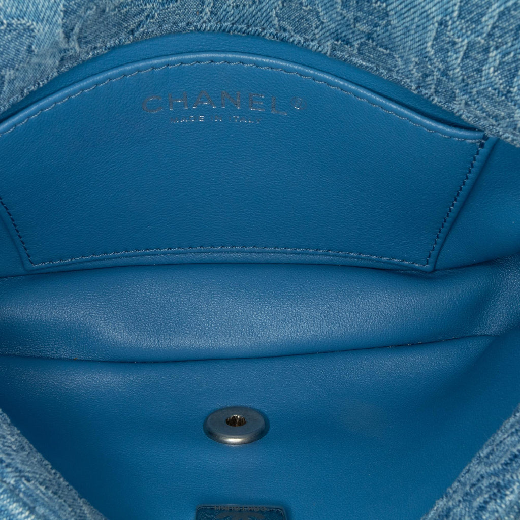 Chanel Mini Quilted Denim Camellia Sweetheart Flap (SHG-Z6FxHj)
