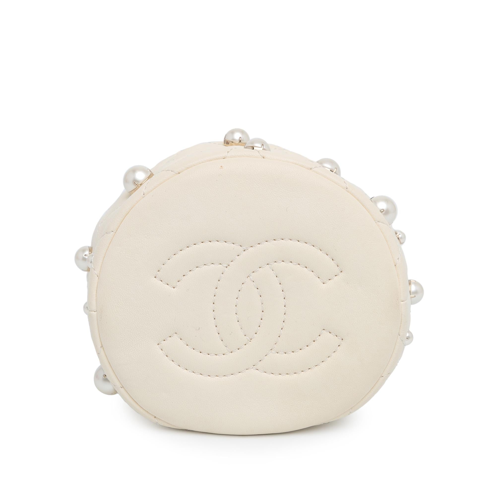 Chanel Mini Quilted Lambskin About Pearls Drawstring Bucket Bag (SHG-KIu1EB)