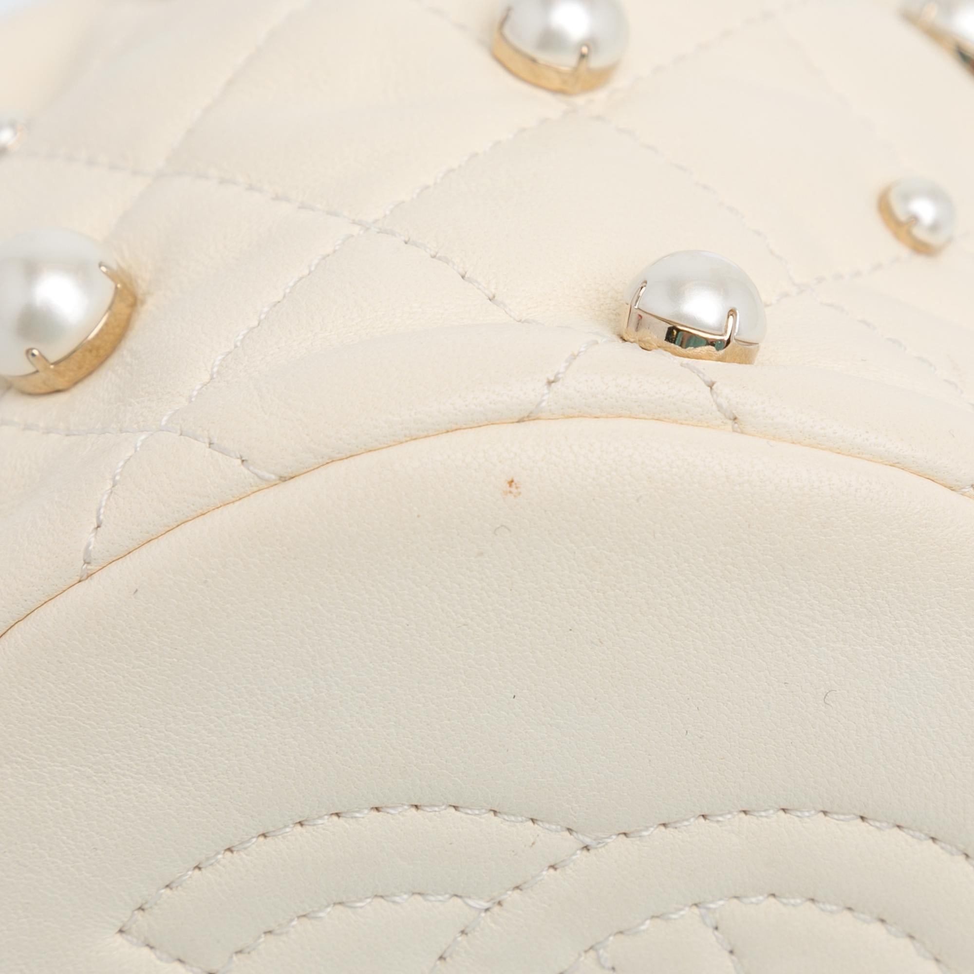 Chanel Mini Quilted Lambskin About Pearls Drawstring Bucket Bag (SHG-KIu1EB)