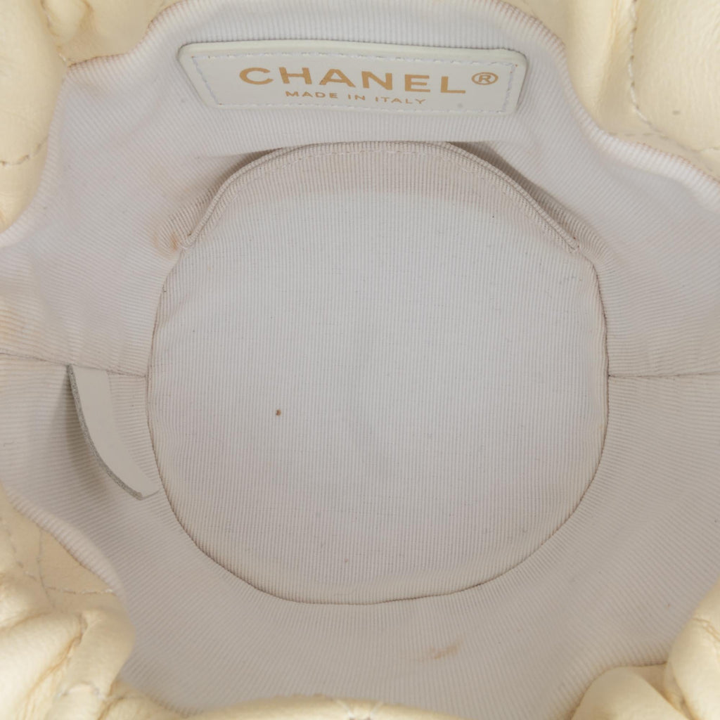 Chanel Mini Quilted Lambskin About Pearls Drawstring Bucket Bag (SHG-KIu1EB)