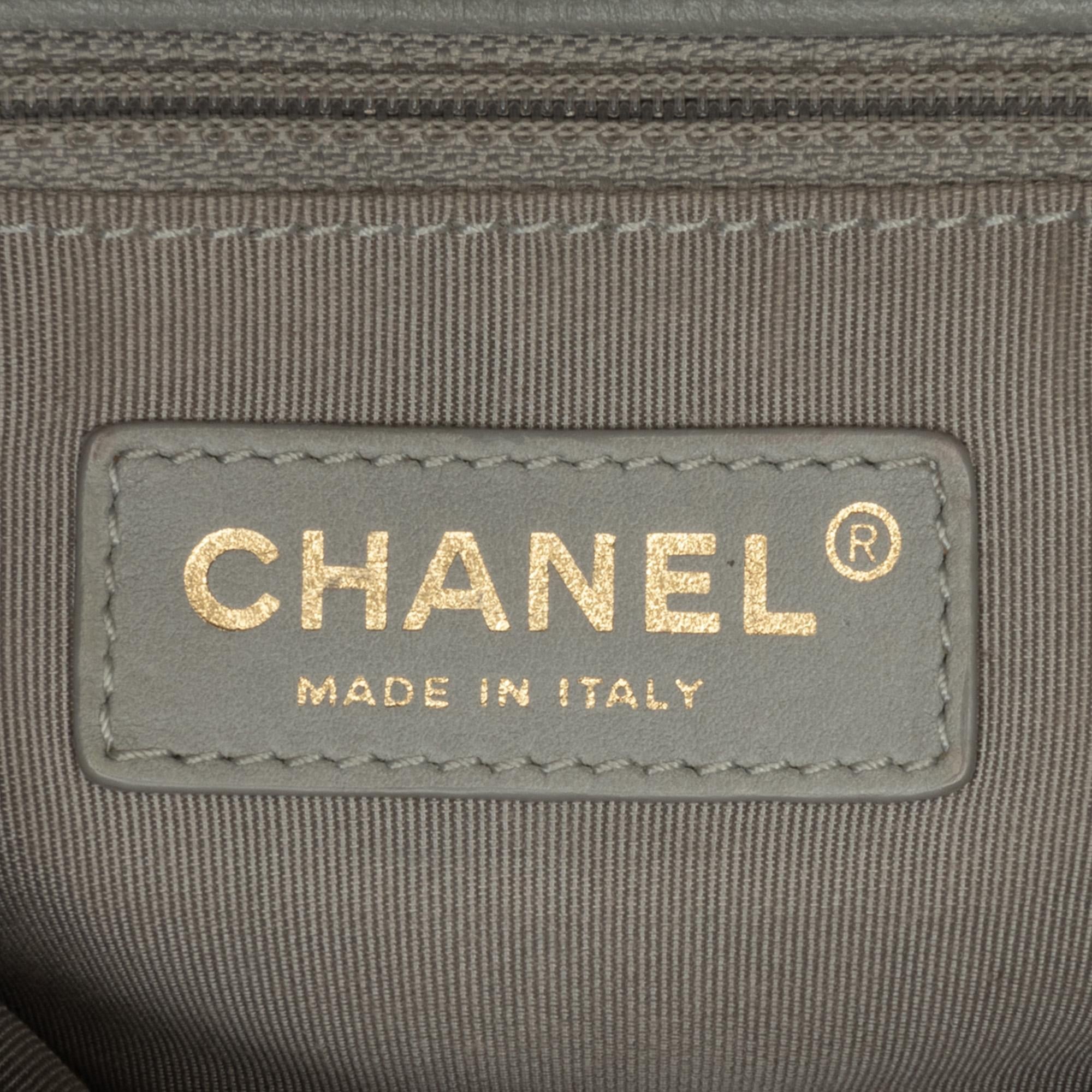 Chanel Mini Rectangular Chevron Lambskin Chain Around Flap (SHG-nJr512)