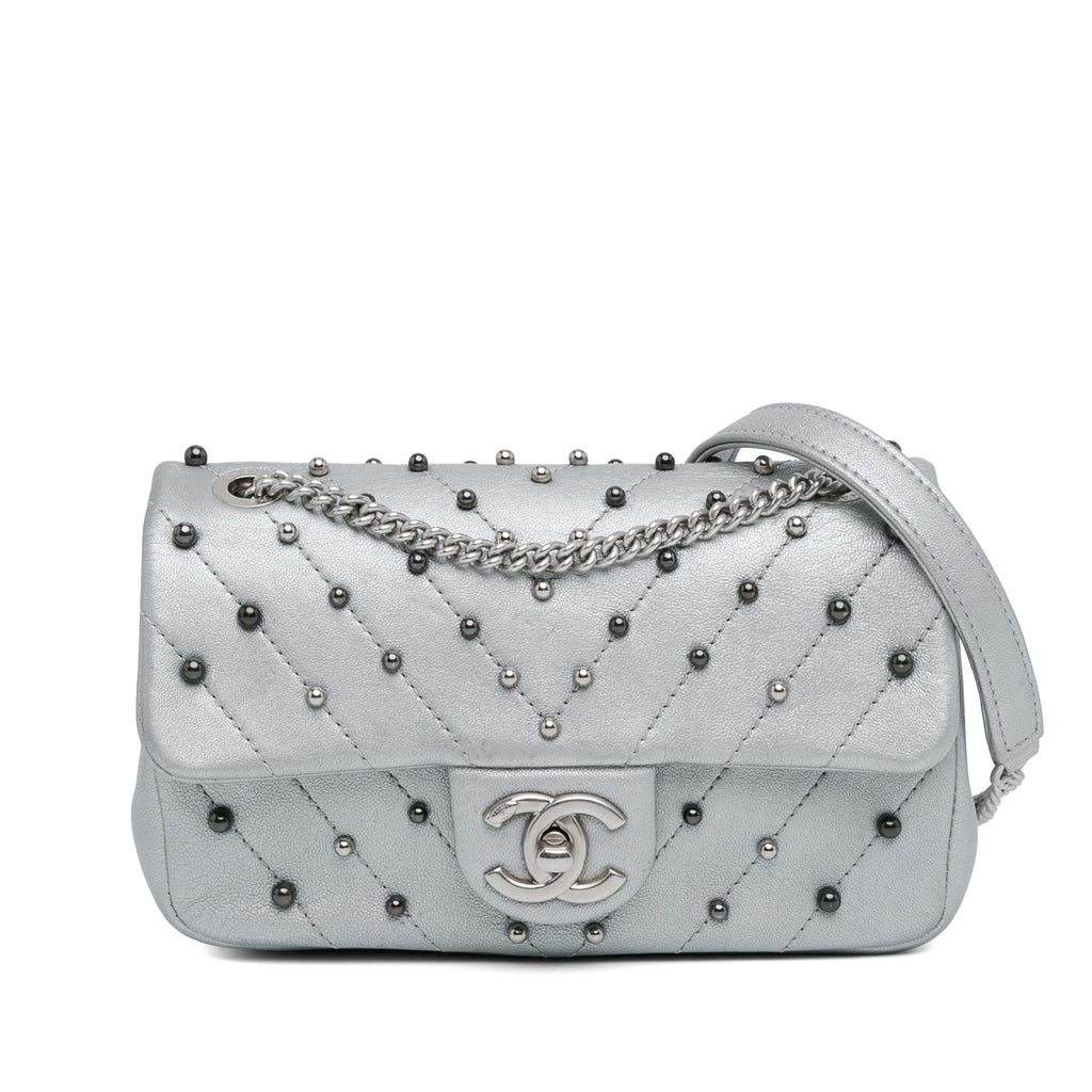Chanel Mini Rectangular Chevron Quilted Lambskin Stud Wars Flap (SHG-17y5S9)