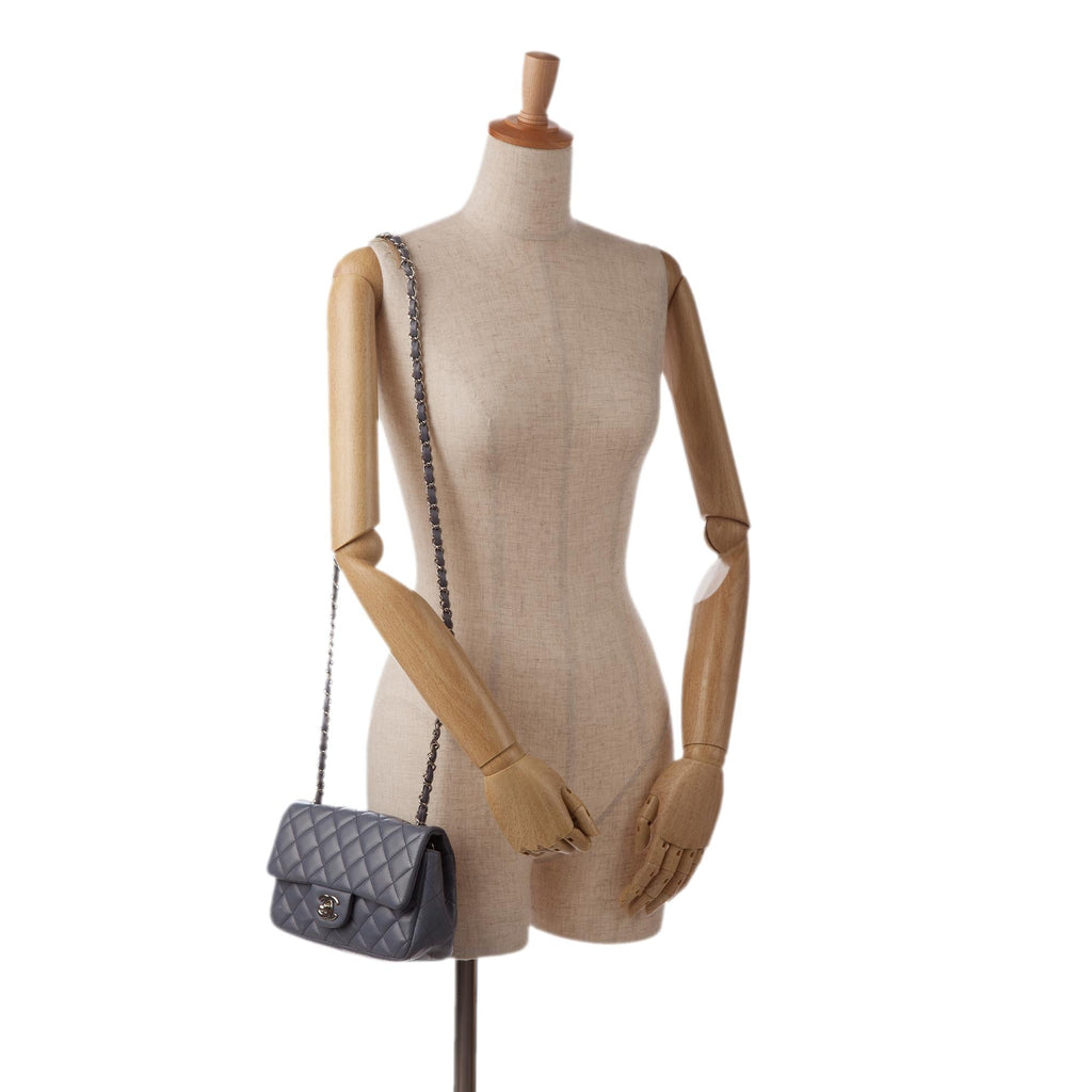 Chanel Mini Rectangular Classic Lambskin Single Flap (SHG-vQkc6V)