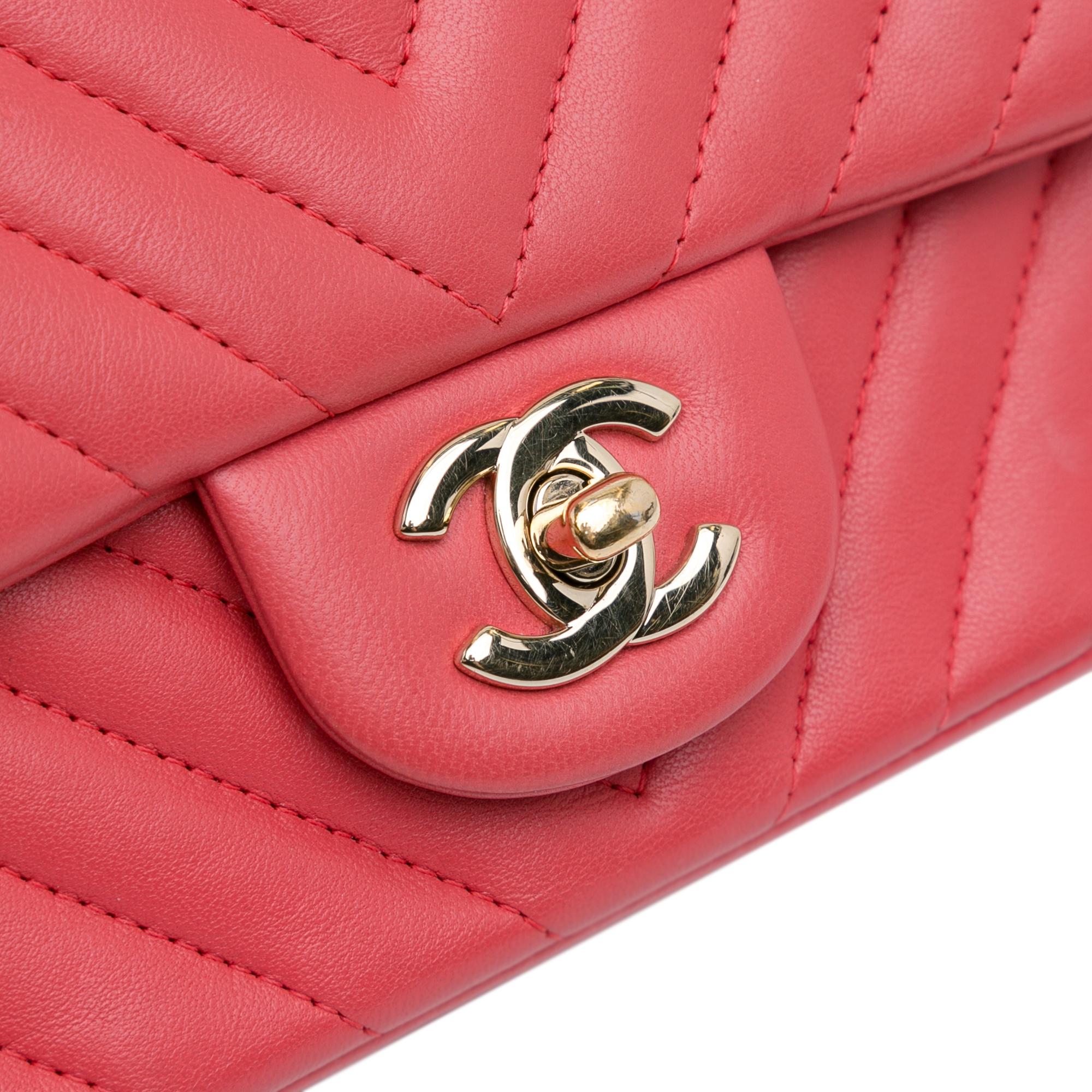 Chanel Mini Square Classic Chevron Lambskin Flap (SHG-8Ryymc)