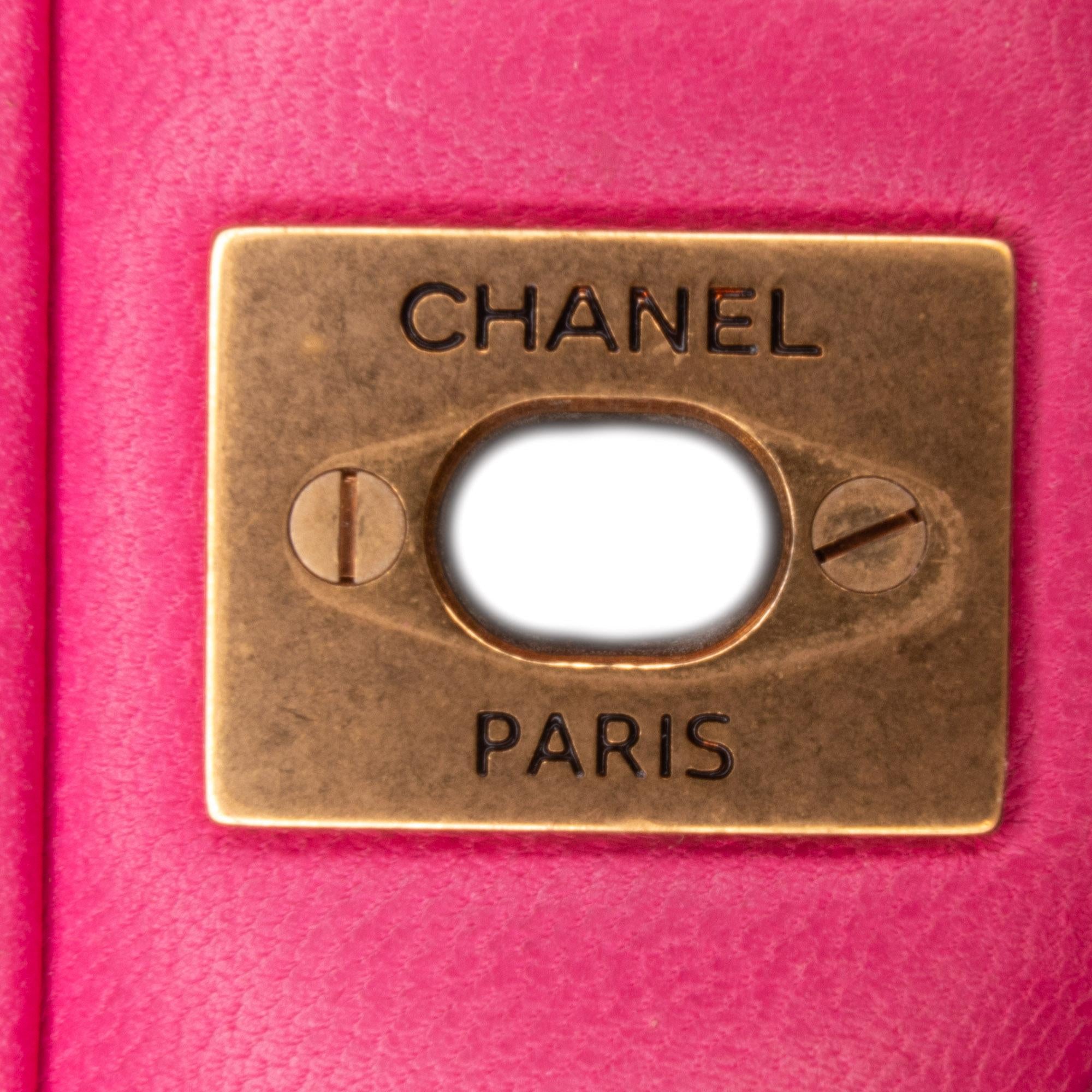 Chanel Mini Square Classic Chevron Lambskin Flap (SHG-j9k7Tq)
