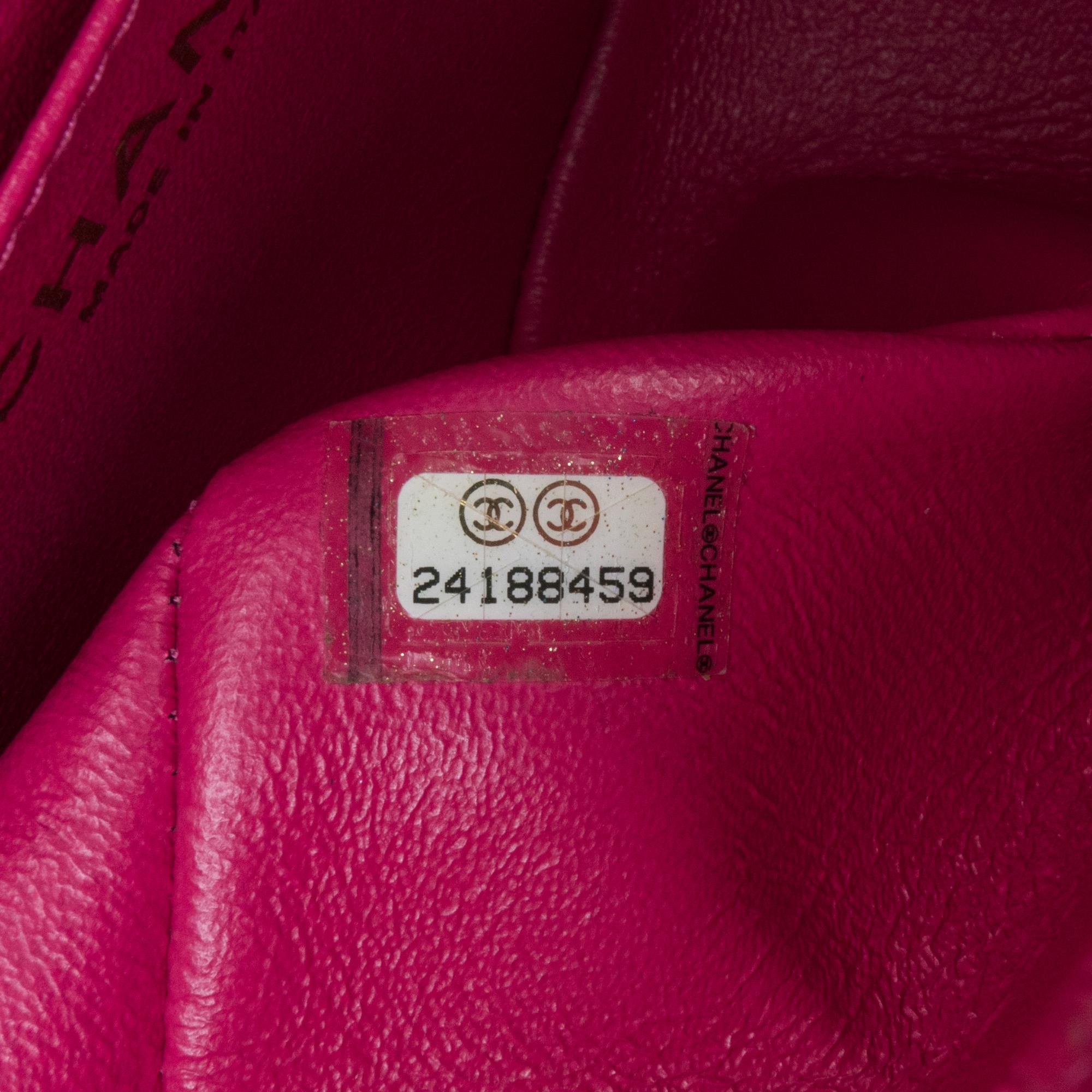 Chanel Mini Square Classic Lambskin Chevron Flap (SHG-Z0yp7W)