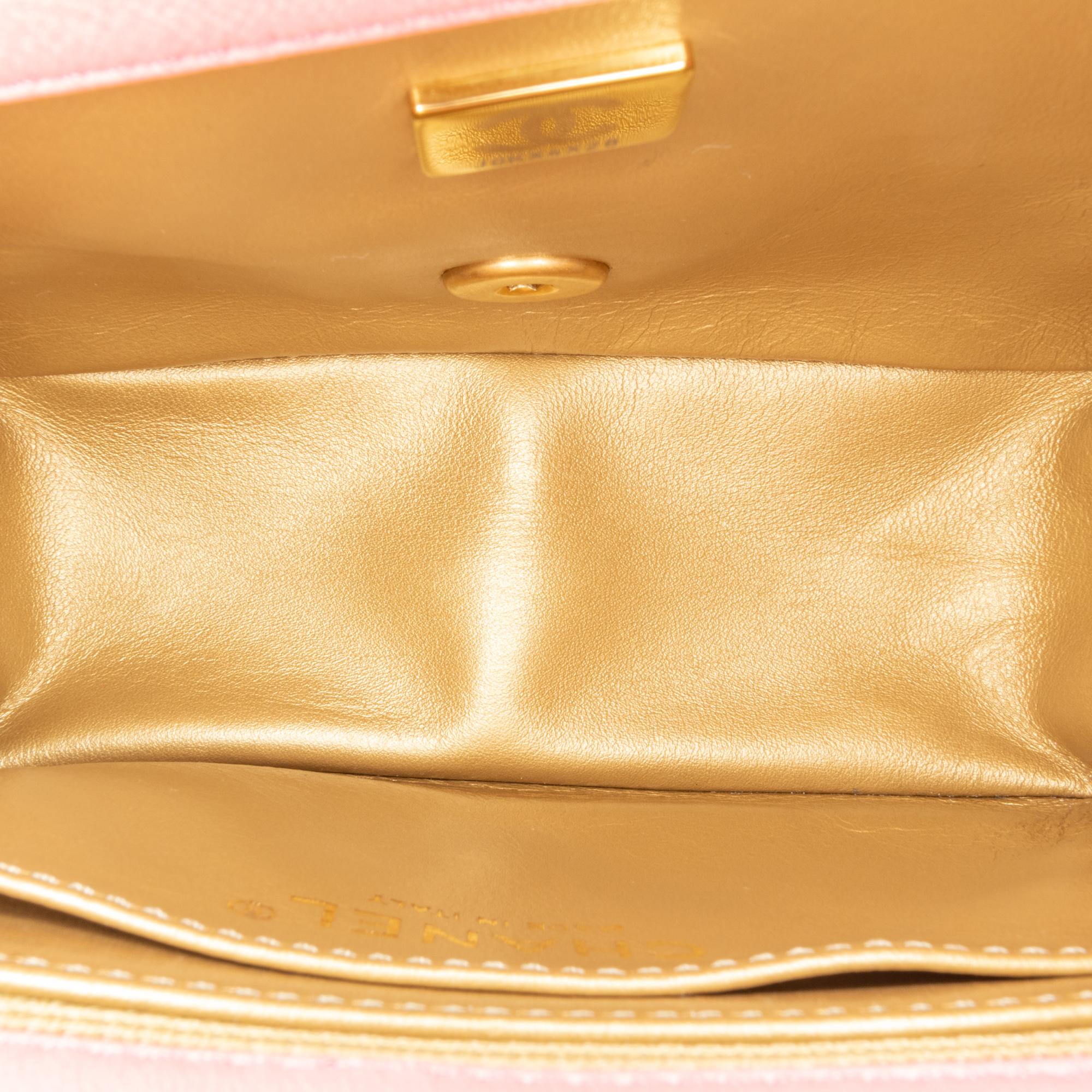 Chanel Mini Square Classic Lambskin Pearl Crush Flap (SHG-zjQT5W)
