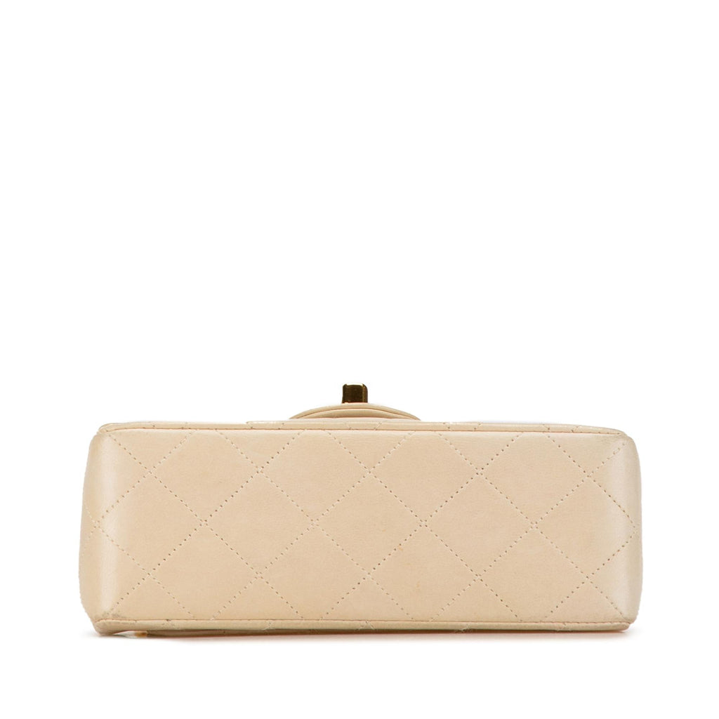 Chanel Mini Square Classic Lambskin Single Flap (SHG-bqoEbP)