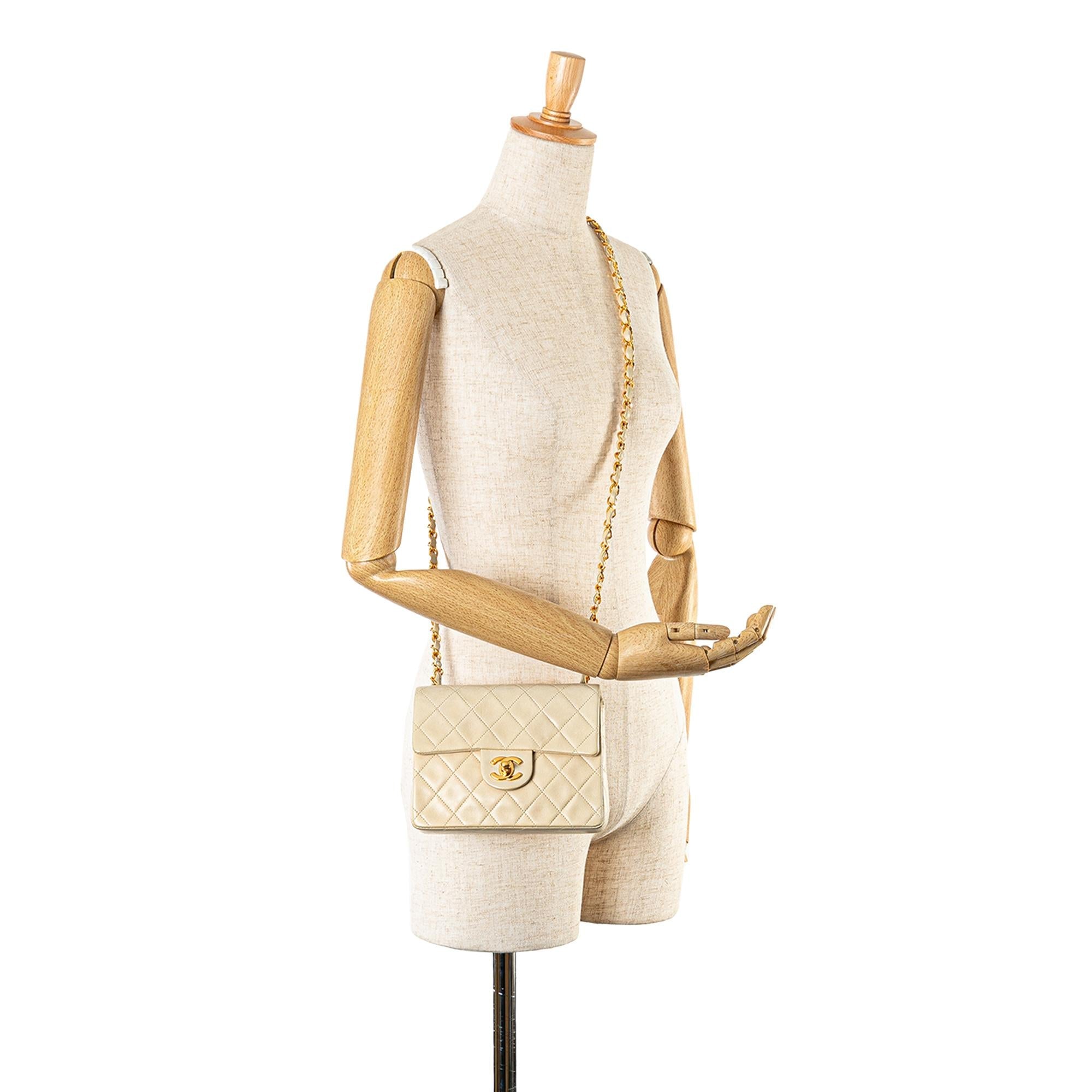 Chanel Mini Square Classic Lambskin Single Flap (SHG-bqoEbP)