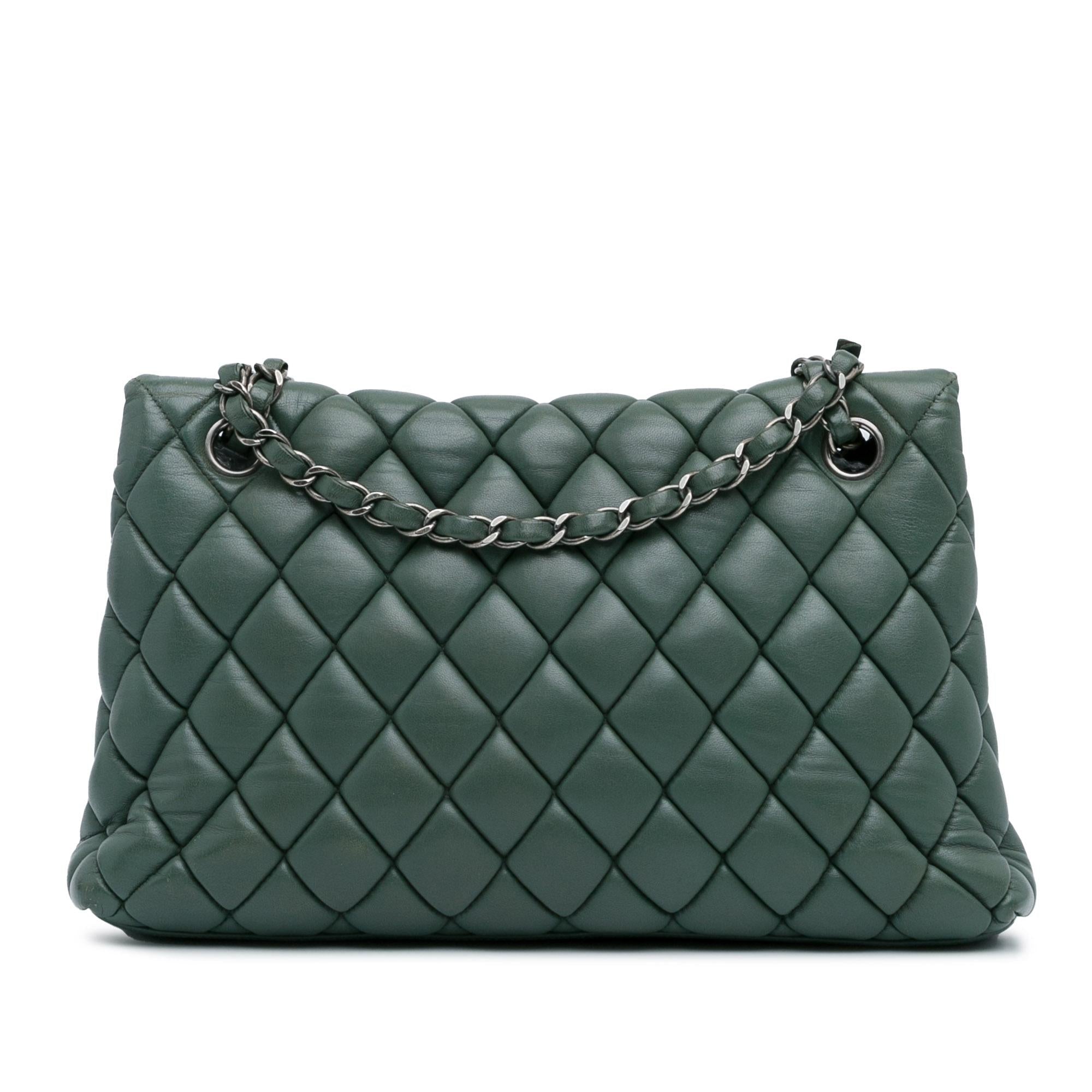 Chanel New Bubble Flap Bag (SHG-vlw2bG)