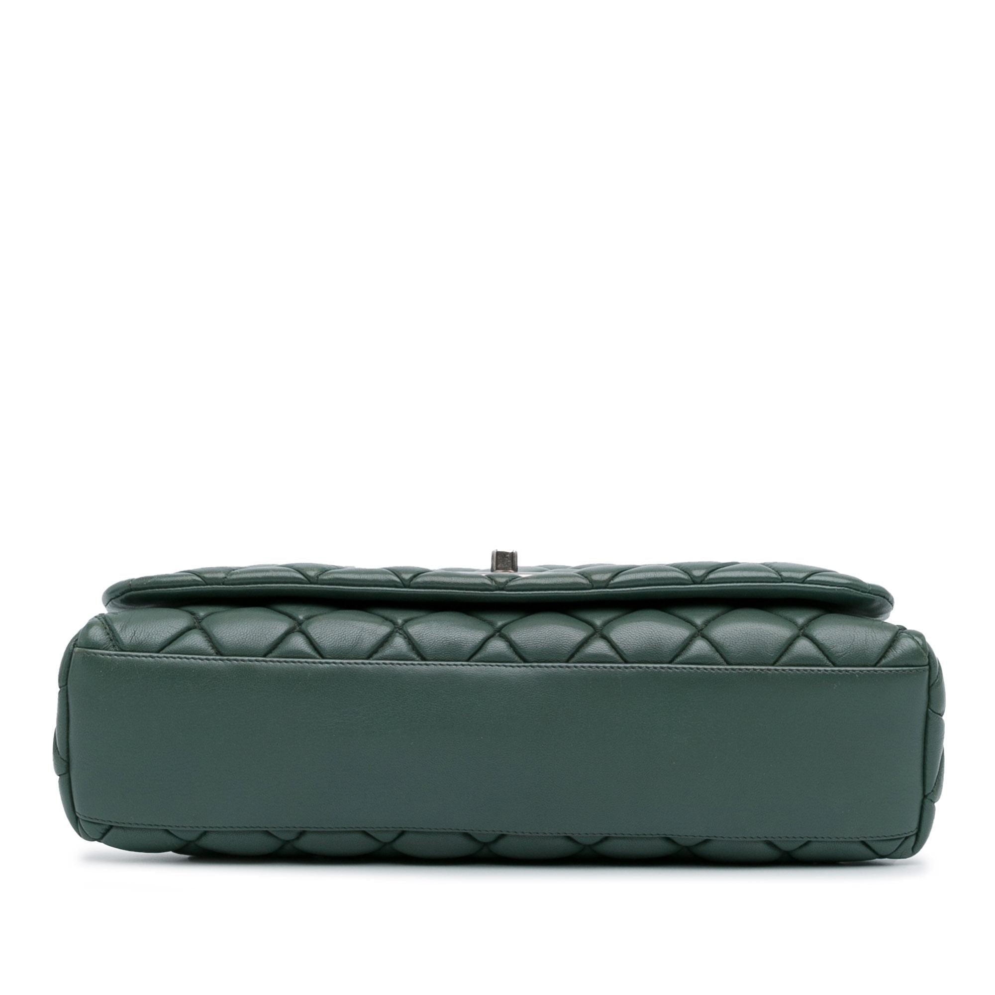 Chanel New Bubble Flap Bag (SHG-vlw2bG)