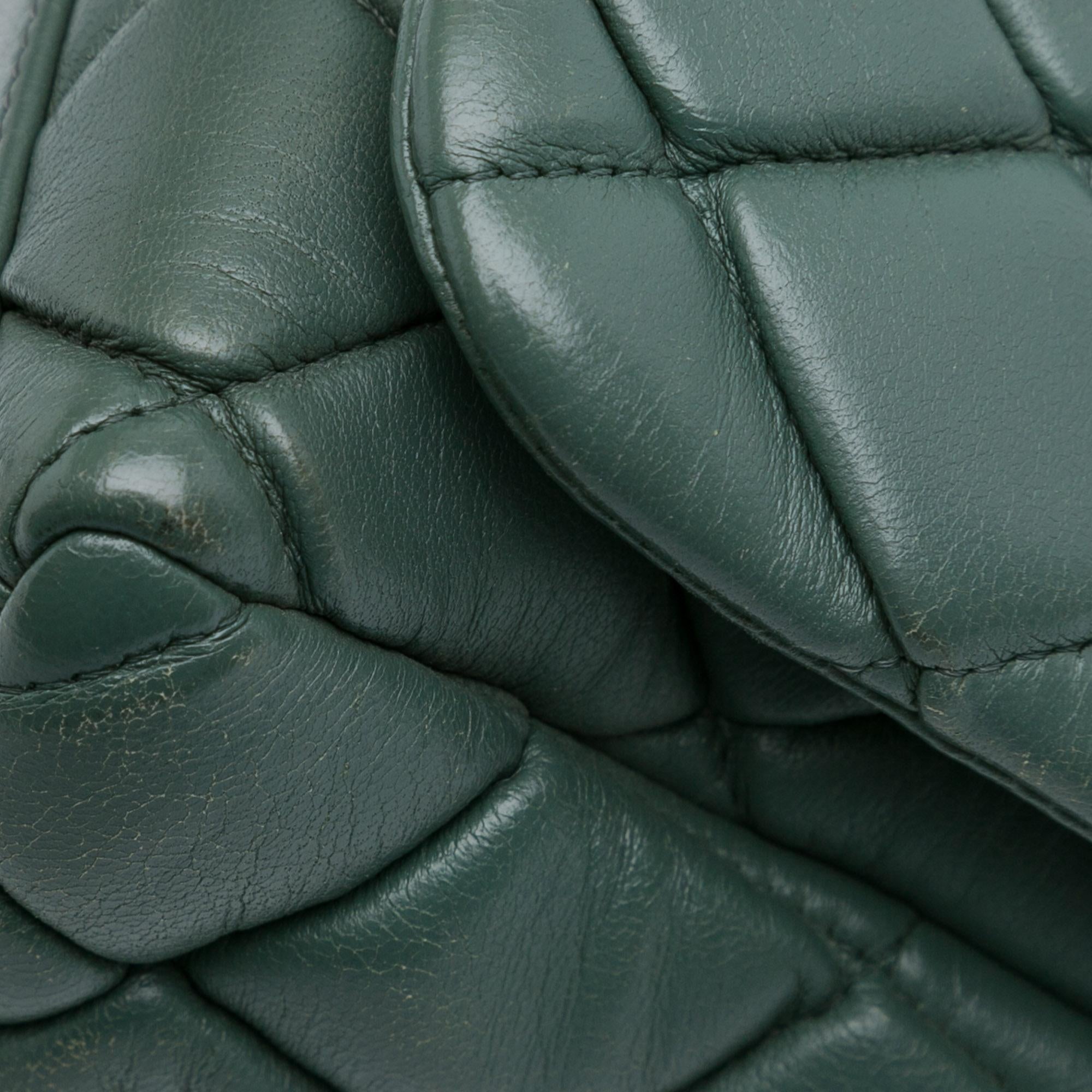 Chanel New Bubble Flap Bag (SHG-vlw2bG)