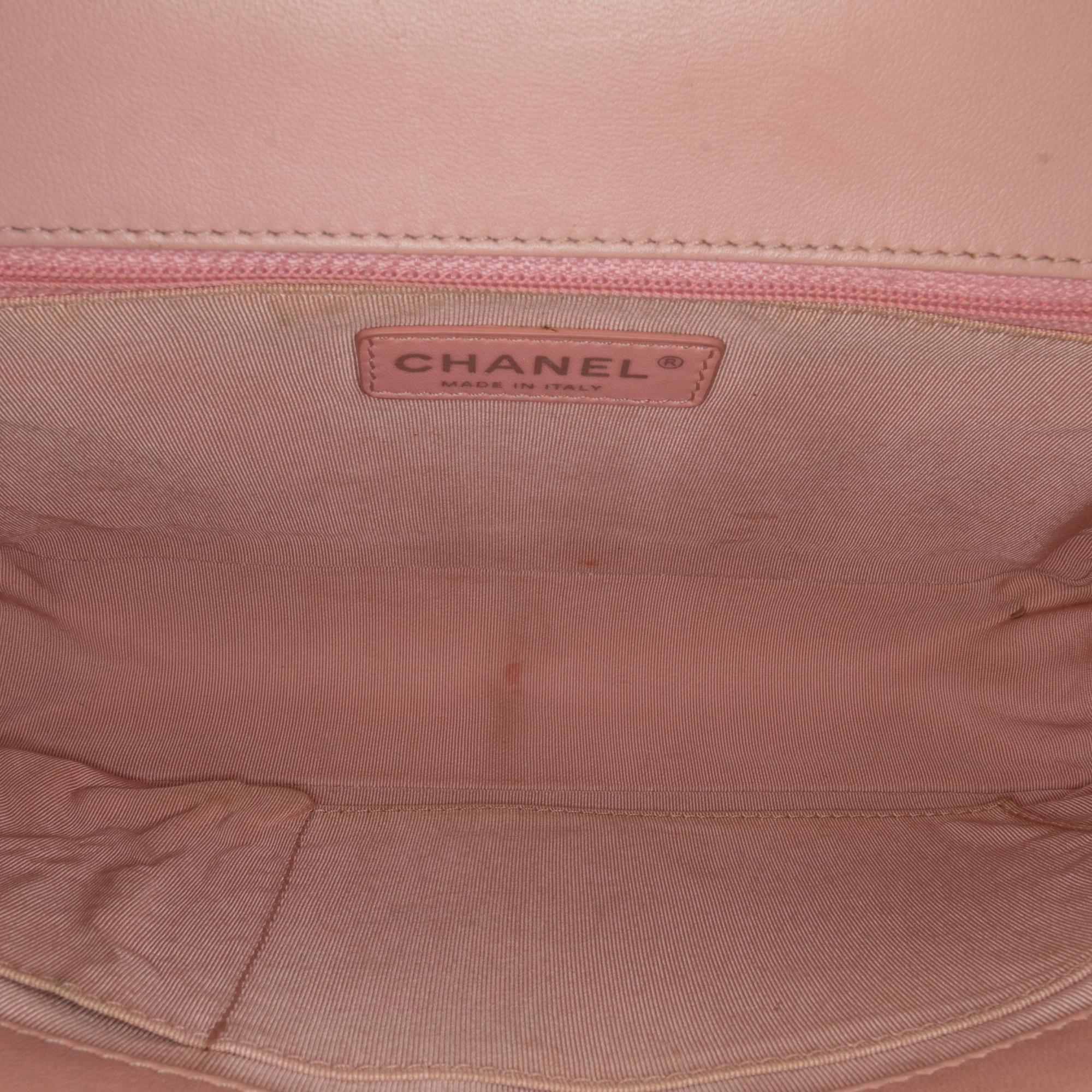 Chanel New Medium Lambskin Boy Flap (SHG-E3e9vY)