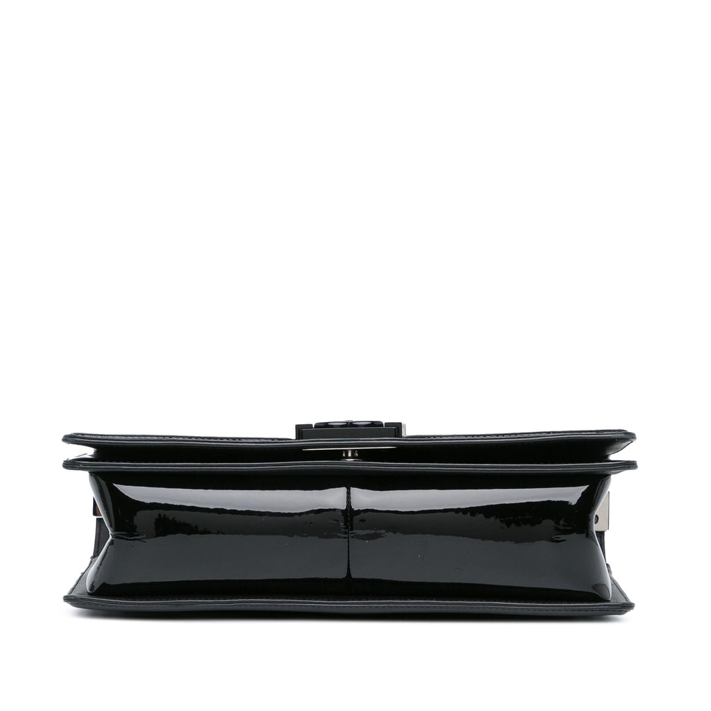 Chanel New Medium Patent Boy Flap (SHG-eFB4ww)
