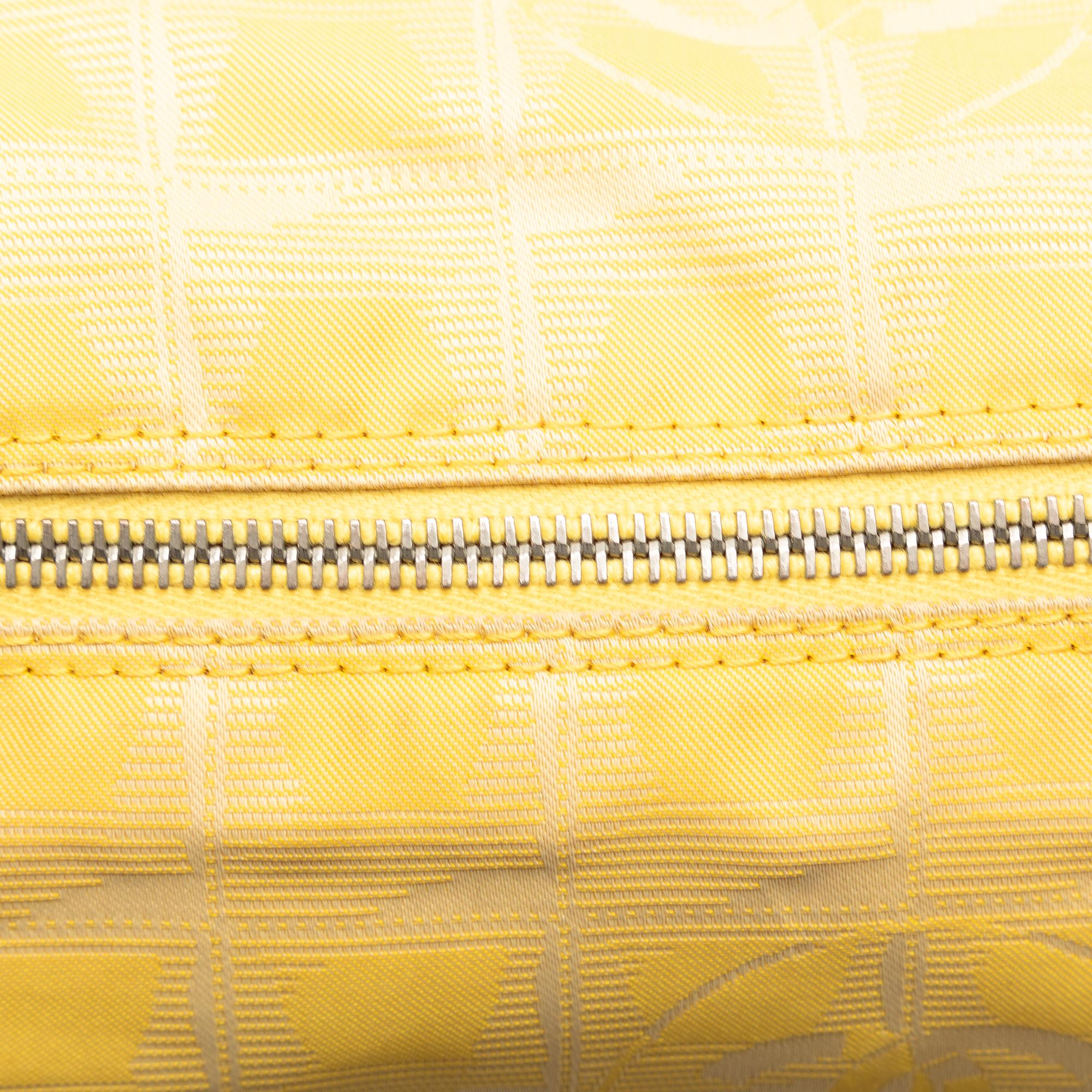 Chanel New Travel Line Barrel Crossbody (SHG-9U6Wqx)