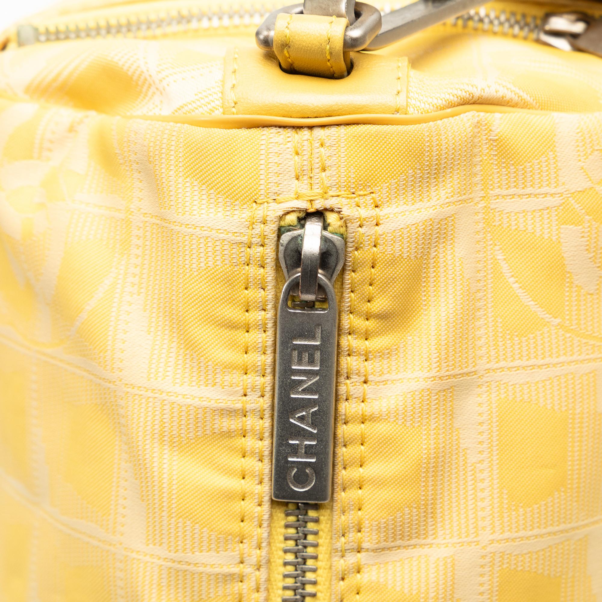 Chanel New Travel Line Barrel Crossbody (SHG-9U6Wqx)