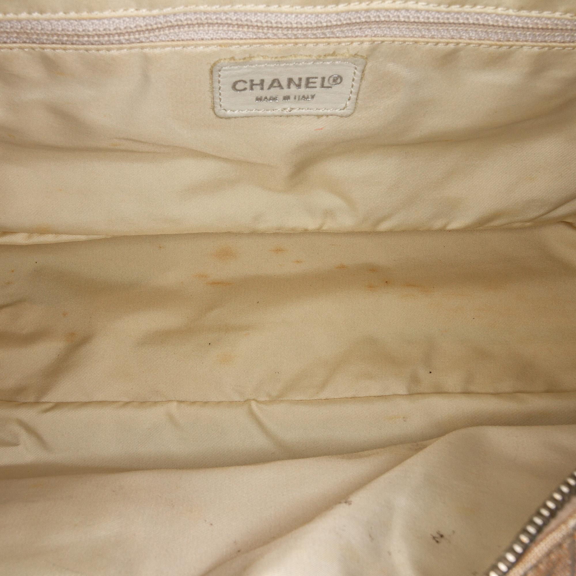 Chanel New Travel Line Canvas Handbag (SHG-1dbBYl)