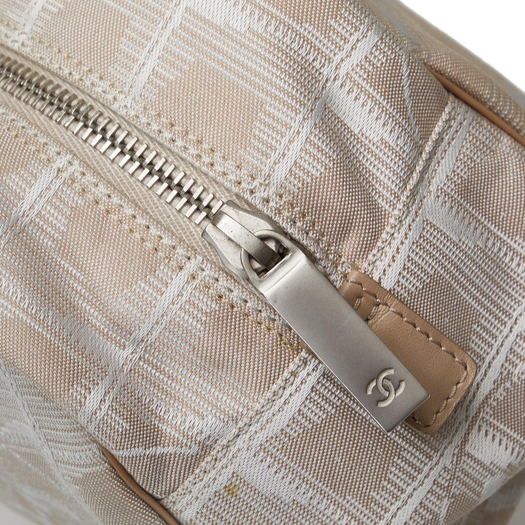 Chanel New Travel Line Handbag (SHG-thWTlc)