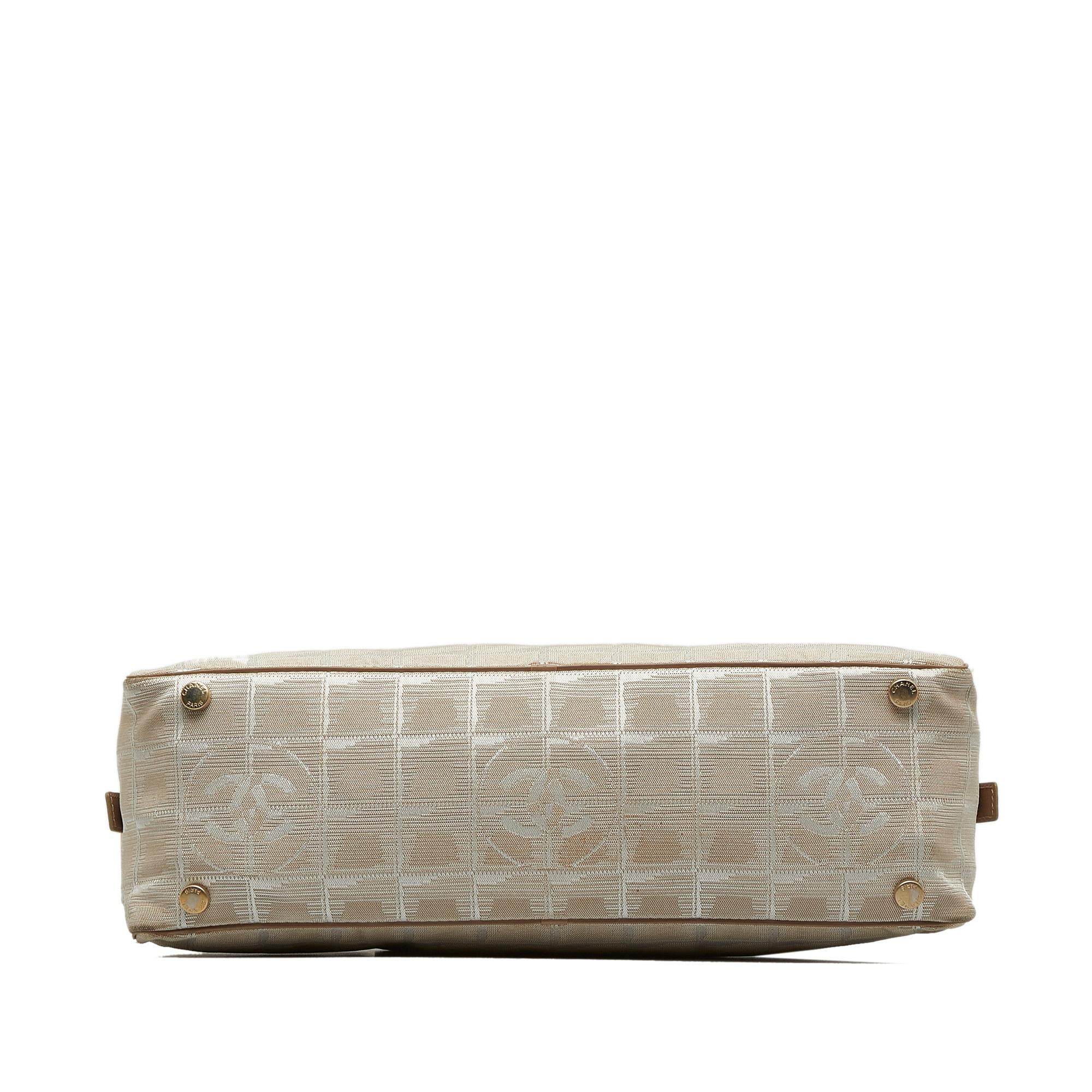 Chanel New Travel Line Handbag (SHG-vyY39u)