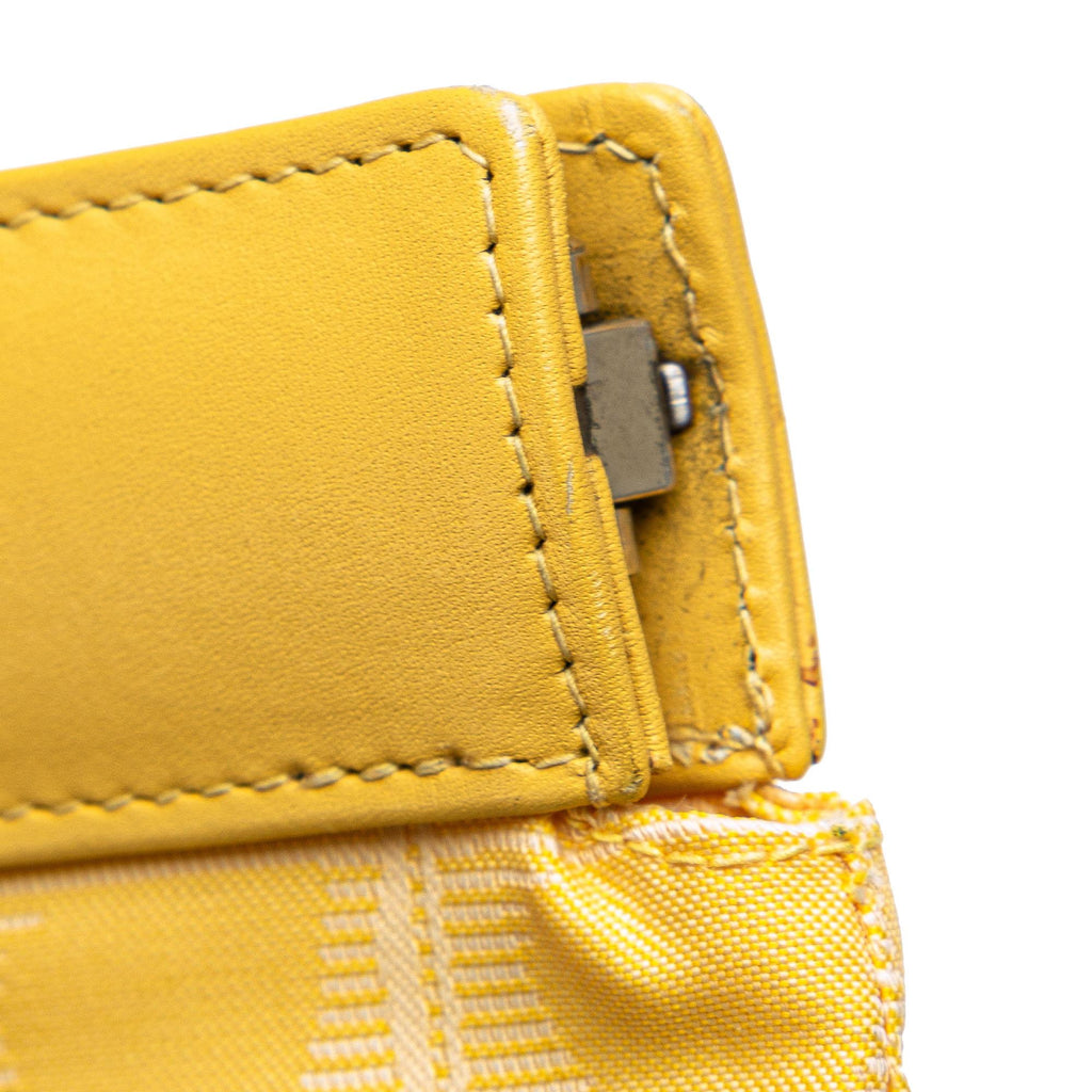 Chanel New Travel Line Handbag (SHG-L2MxnI)