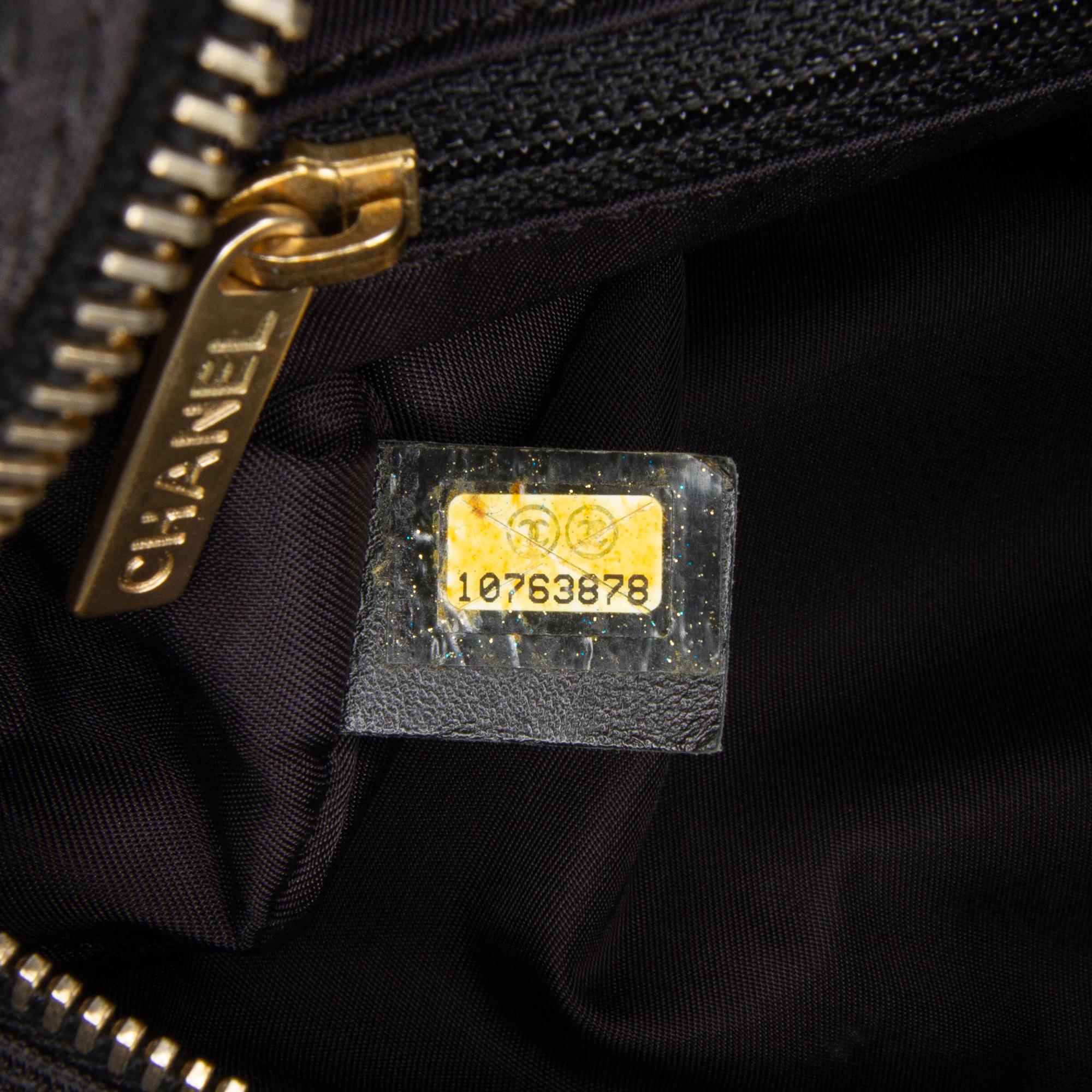 Chanel New Travel Line Handbag (SHG-5LTm5z)