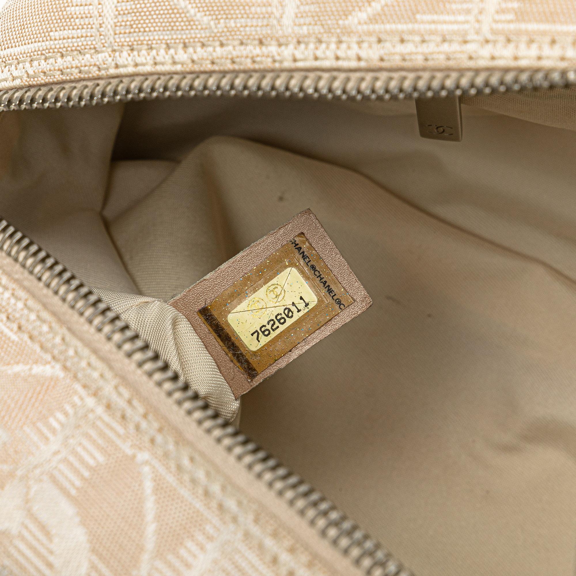 Chanel New Travel Line Handbag (SHG-ua5xFI)