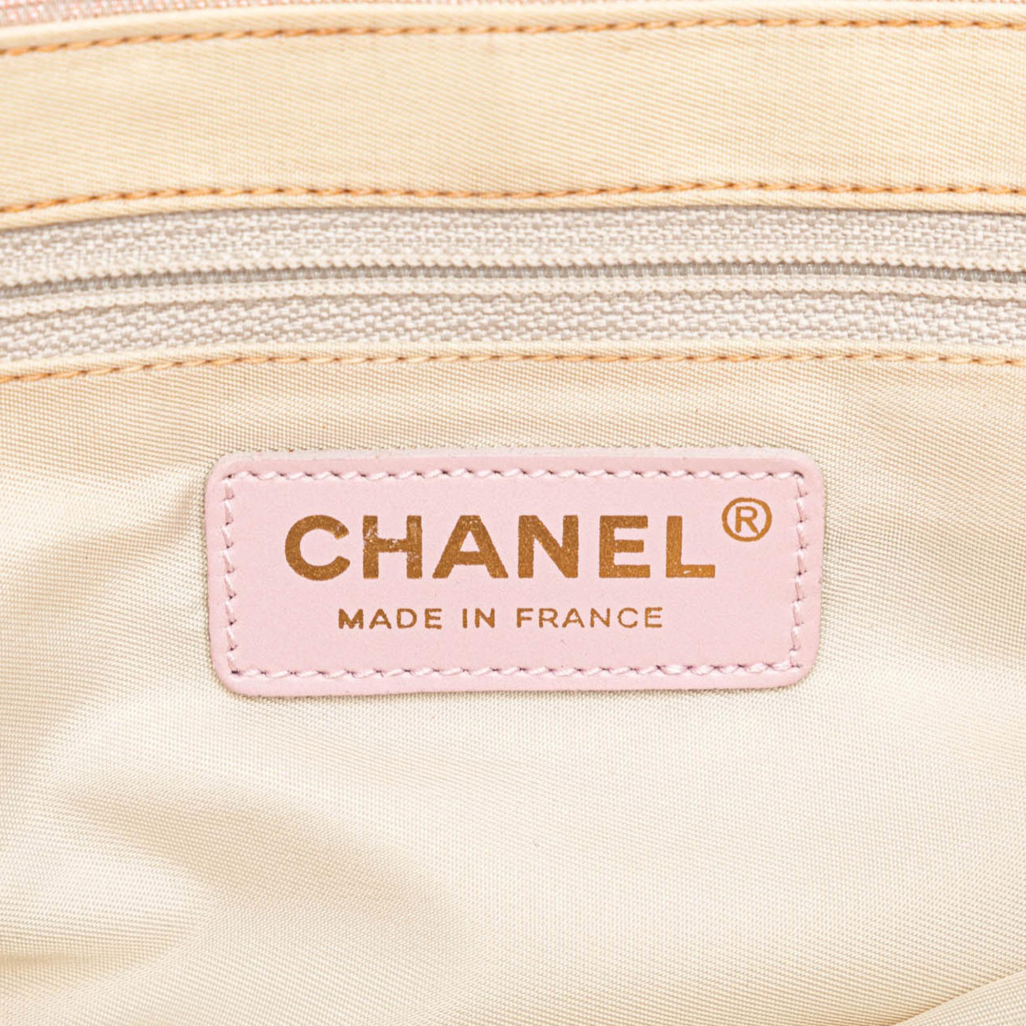 Chanel New Travel Line Handbag (SHG-4Qf98C)