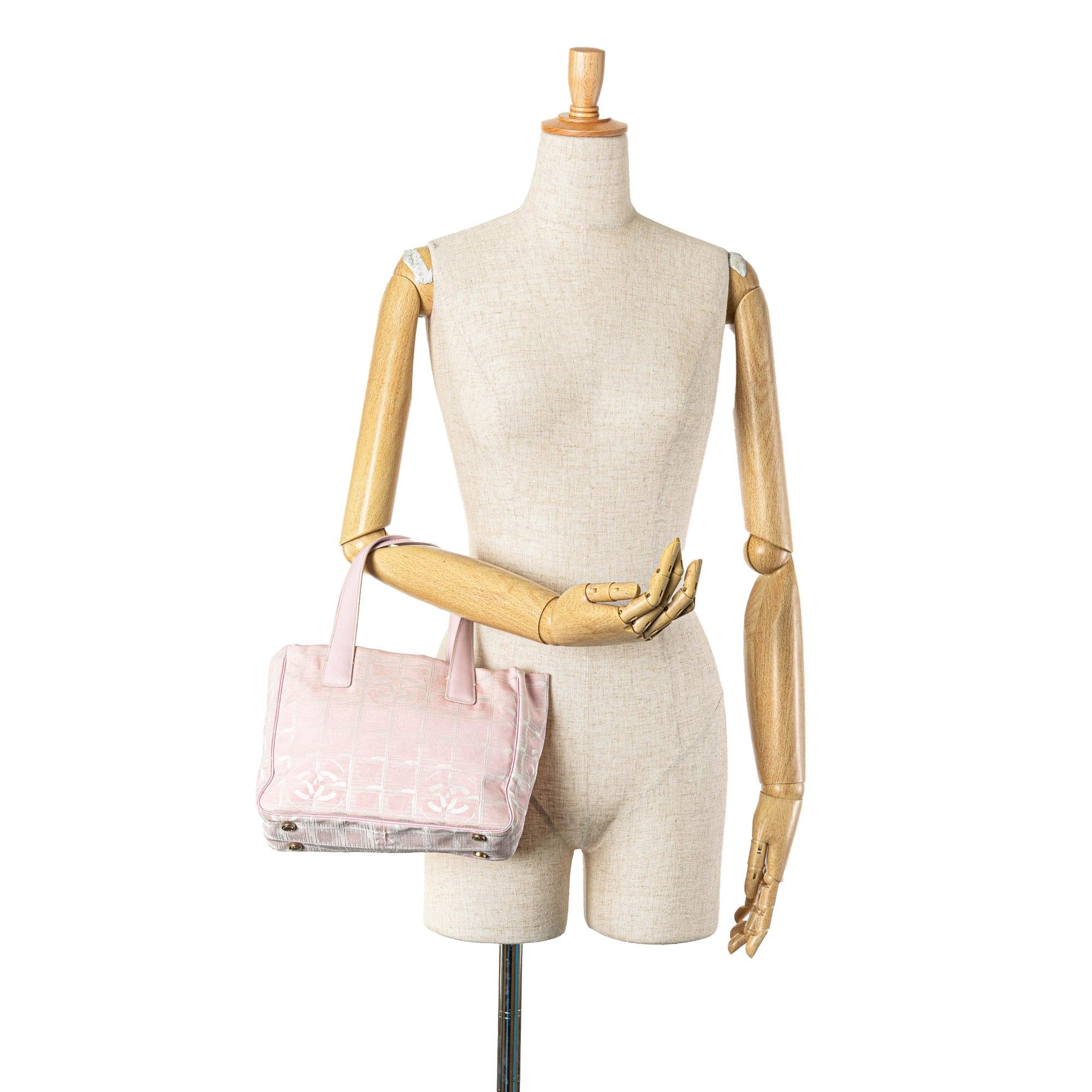 Chanel New Travel Line Handbag (SHG-4Qf98C)