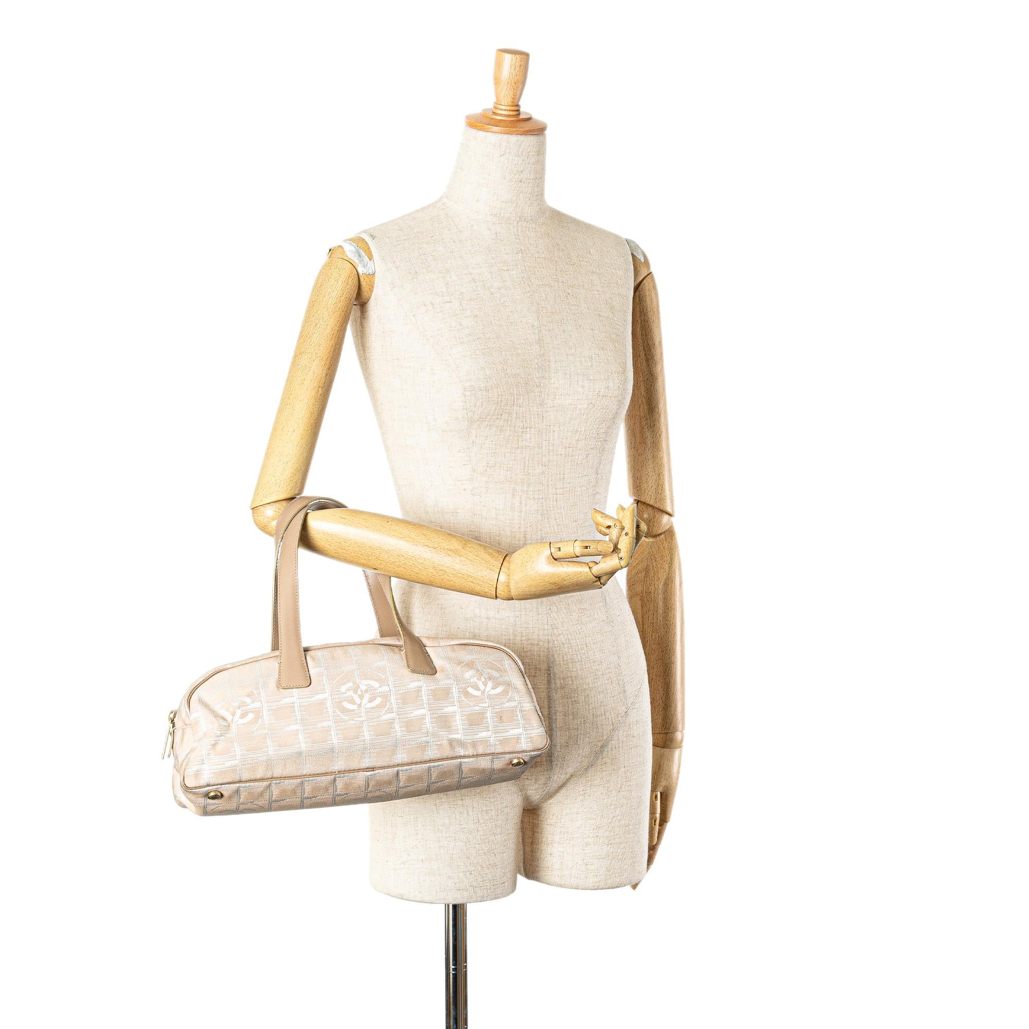 Chanel New Travel Line Handbag (SHG-3MpQA7)