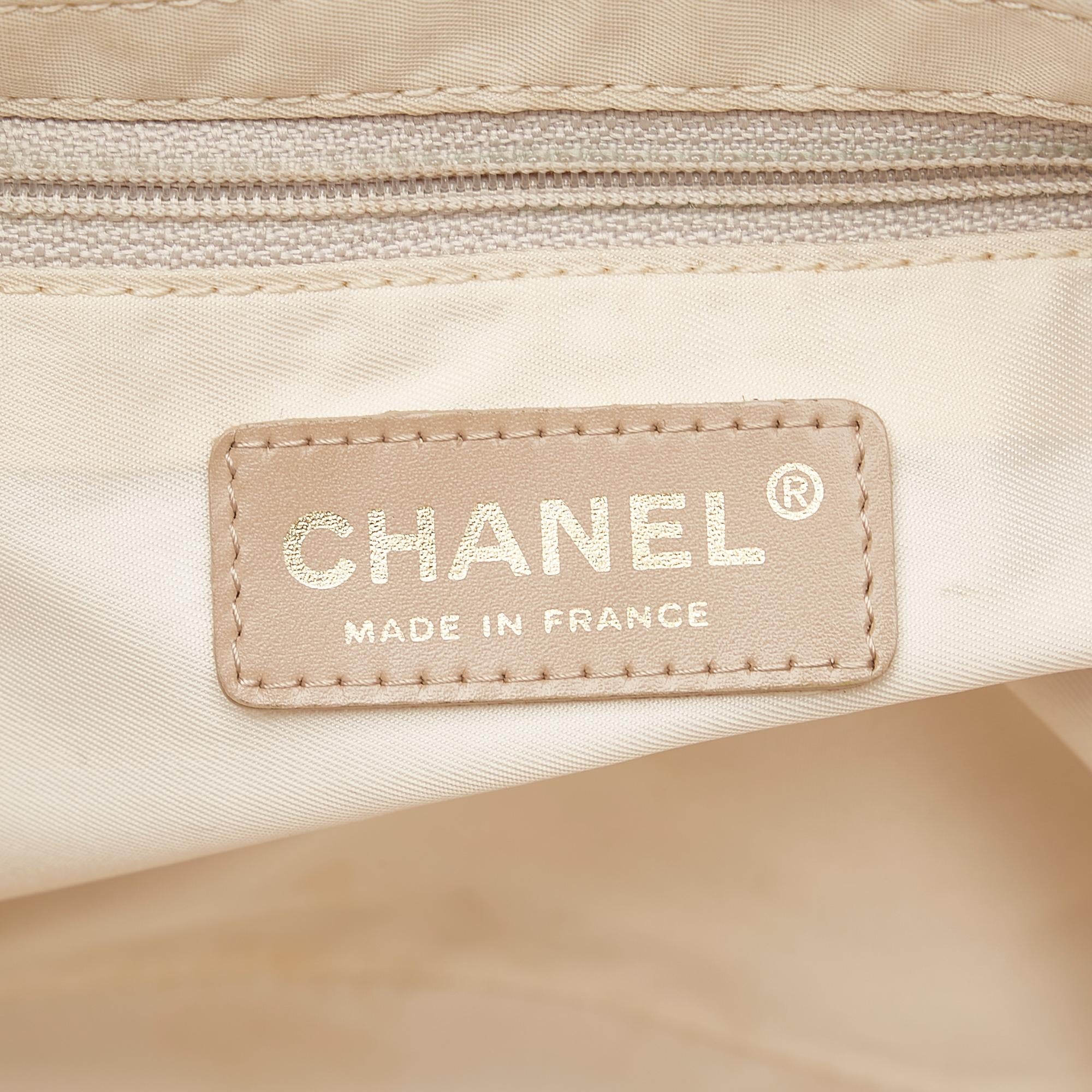 Chanel New Travel Line Nylon Handbag (SHG-29082)