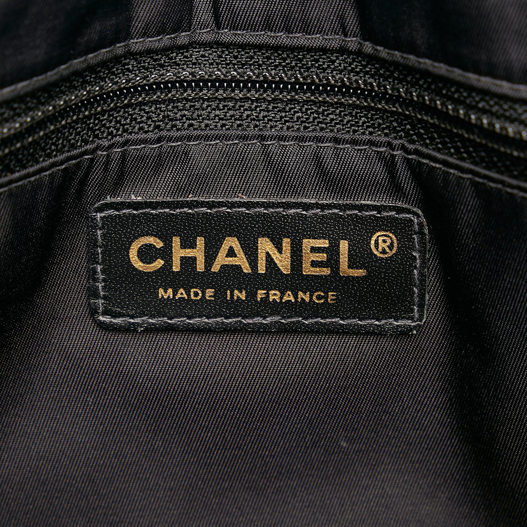 Chanel New Travel Line Tote (SHG-Amy2qJ)