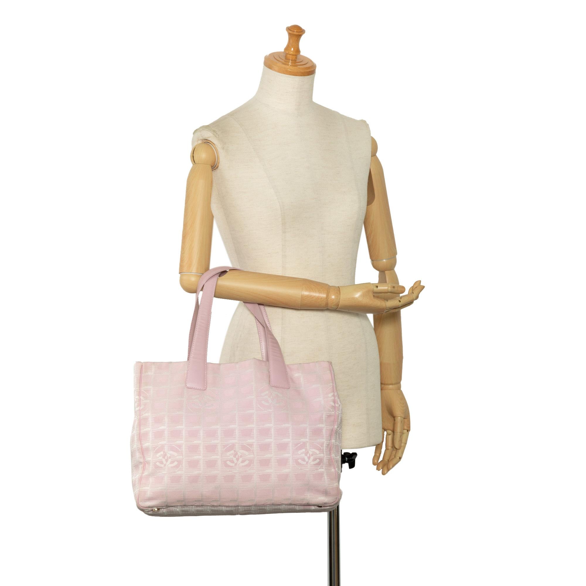 Chanel New Travel Line Tote (SHG-anTkPW)