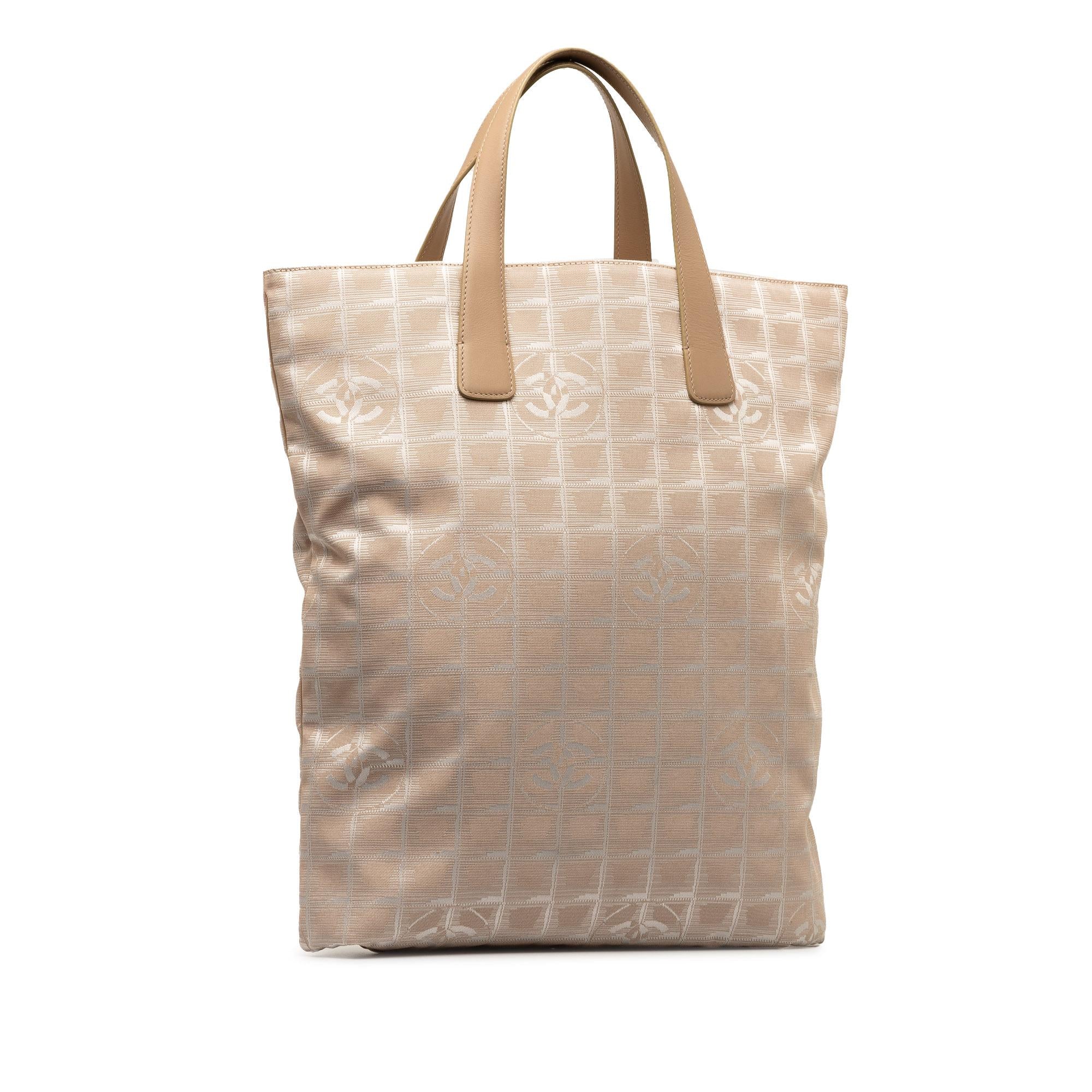 Chanel New Travel Line Tote (SHG-3iwEPP)