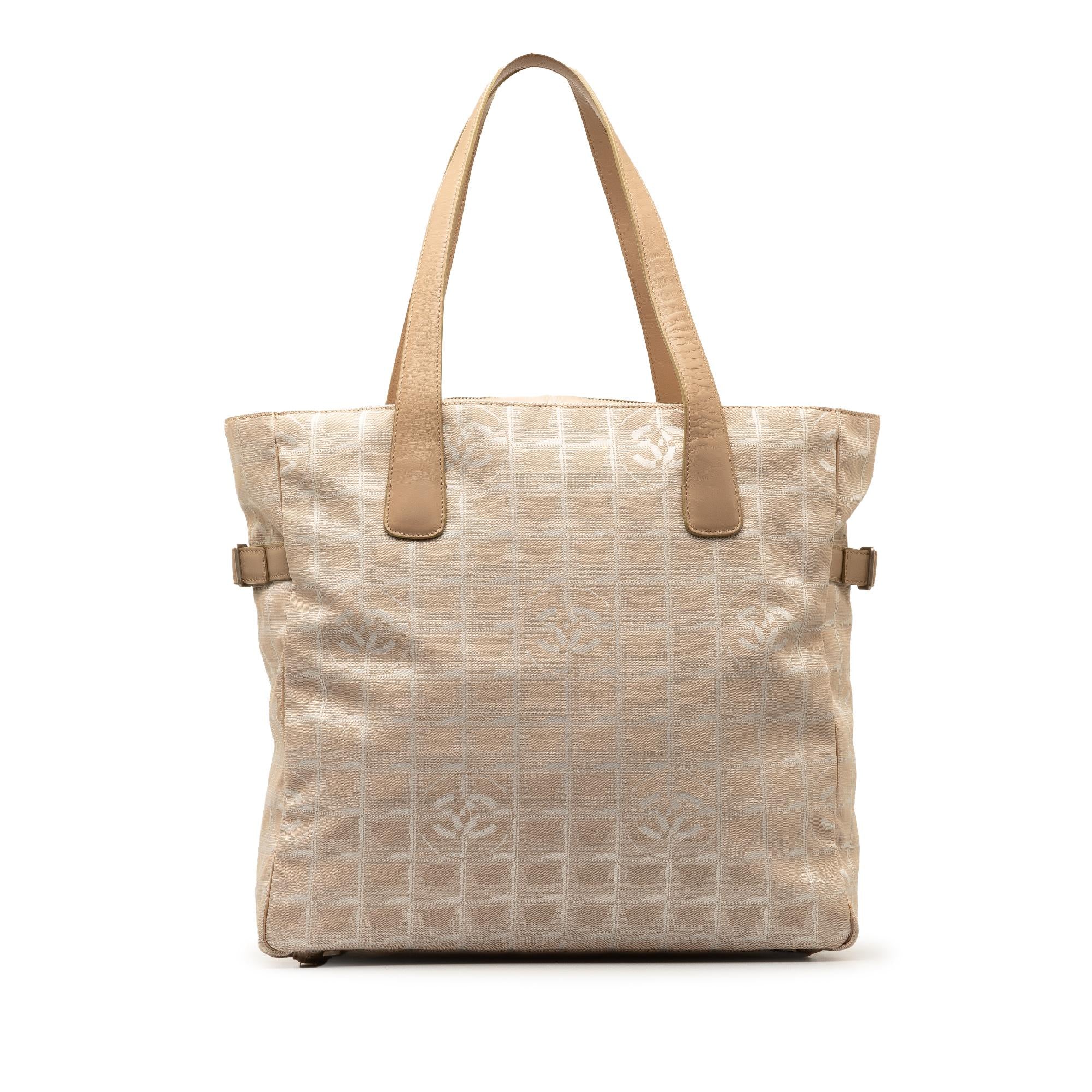 Chanel New Travel Line Tote (SHG-3Rzzab)