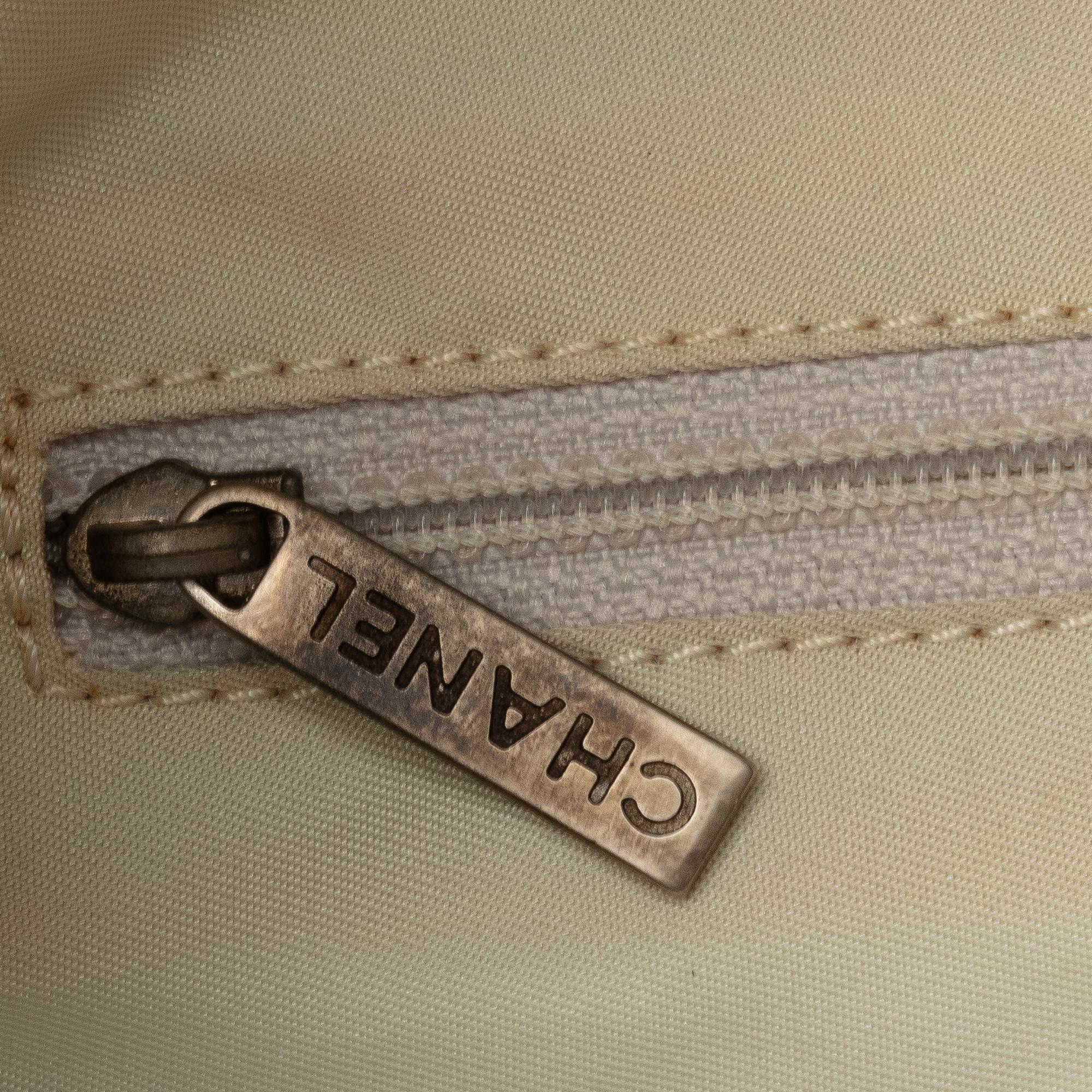 Chanel New Travel Line Tote (SHG-3Rzzab)