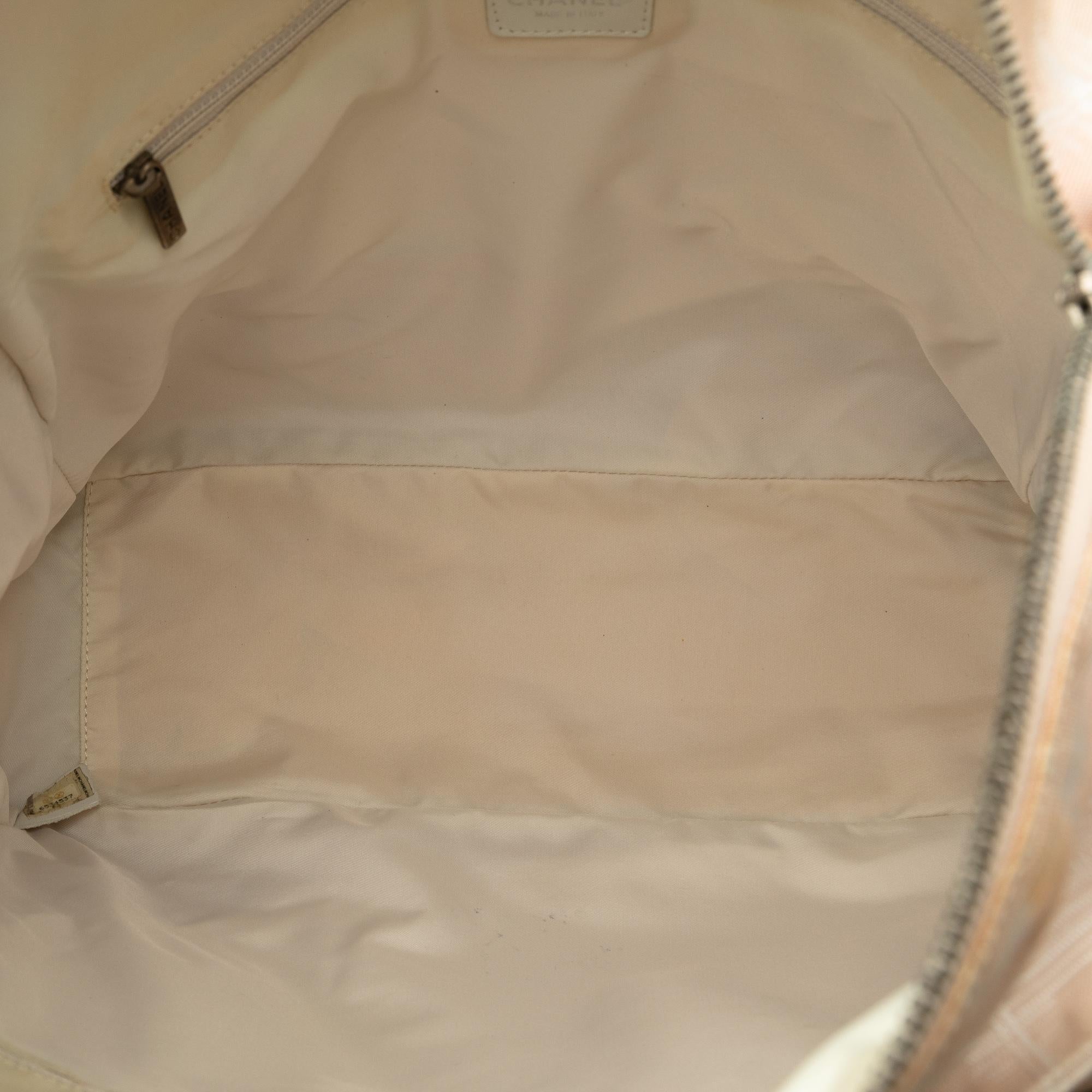 Chanel New Travel Line Tote (SHG-3Rzzab)