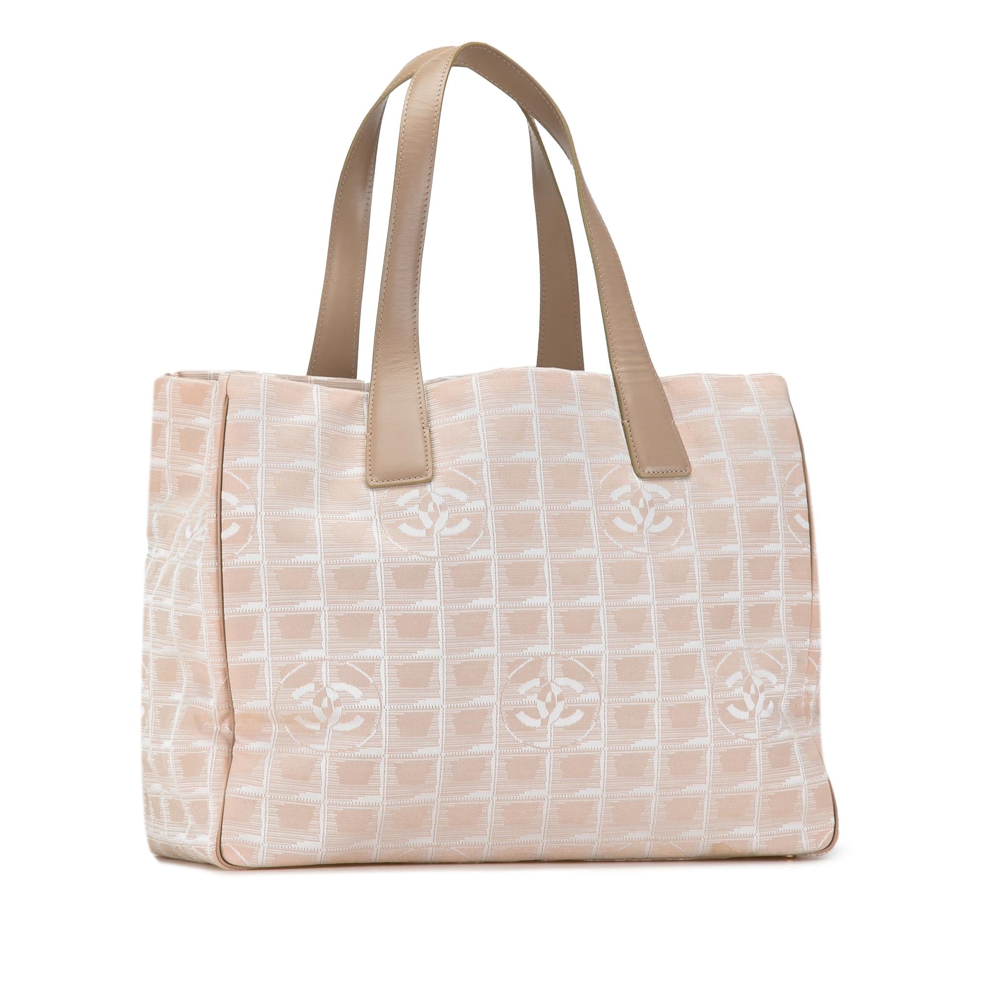 Chanel New Travel Line Tote (SHG-EGuO8A)