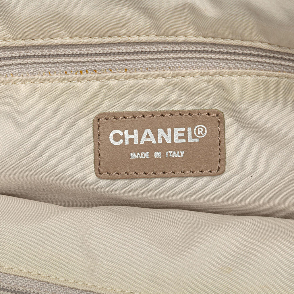 Chanel New Travel Line Tote (SHG-ewYGlz)