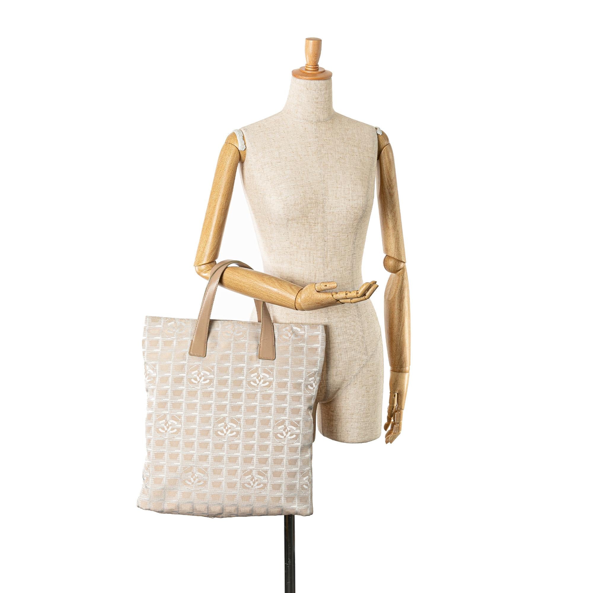 Chanel New Travel Line Tote (SHG-ewYGlz)